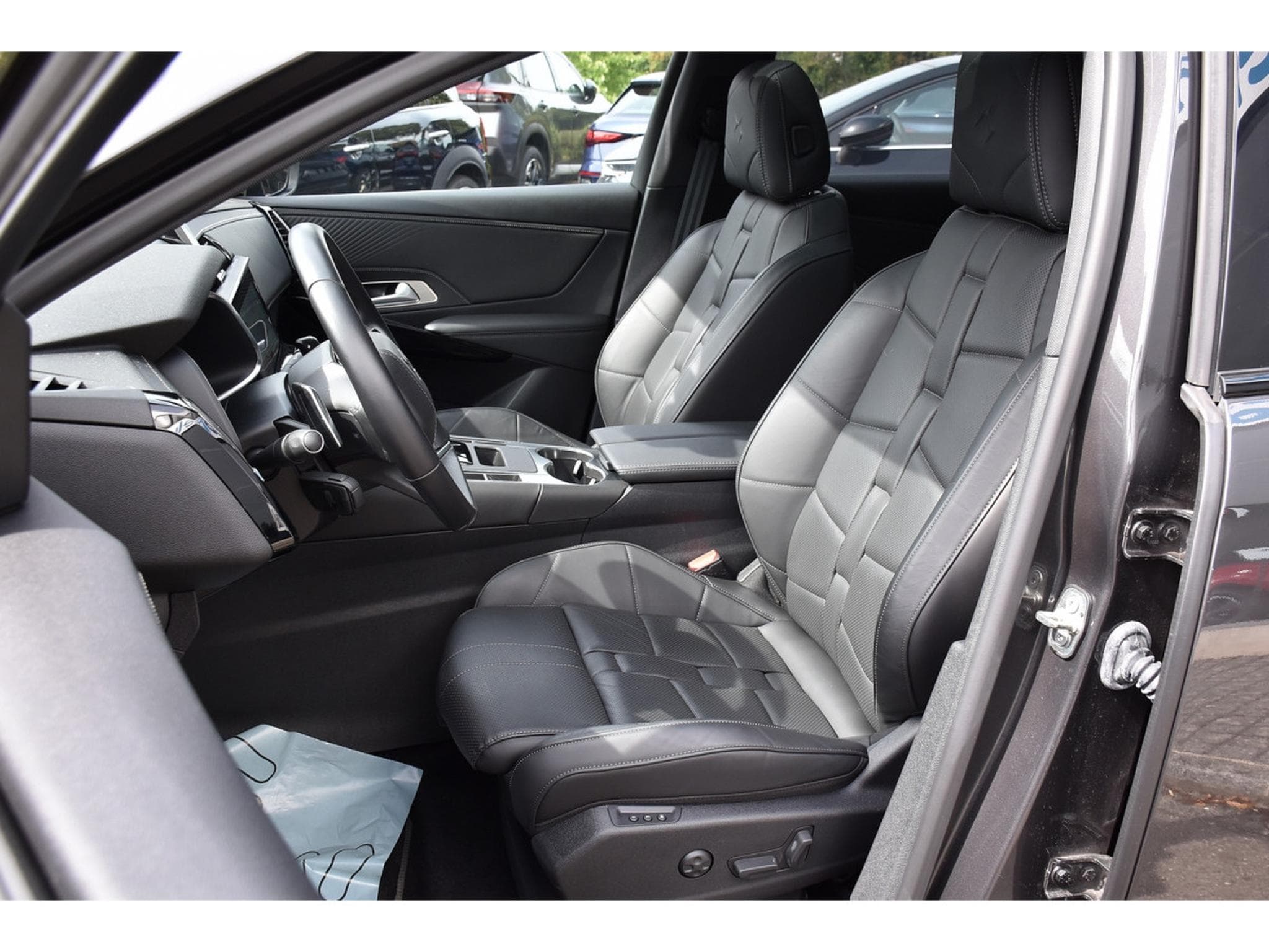DS Automobiles DS7 1.6 Hybrid PHEV 225 Etoile PANO CUIR MEMO CAM360 1° MAIN (2025) - Photo 6