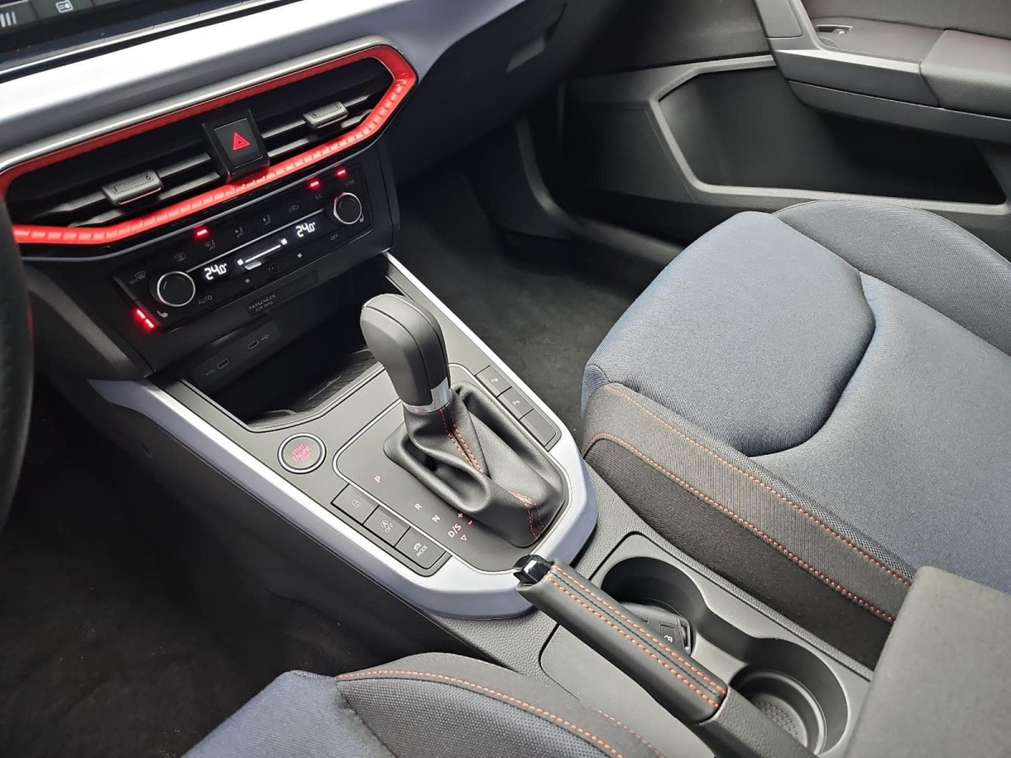 Seat Arona 1.0 TSi 116 DSG  FR (2026) - Photo 12