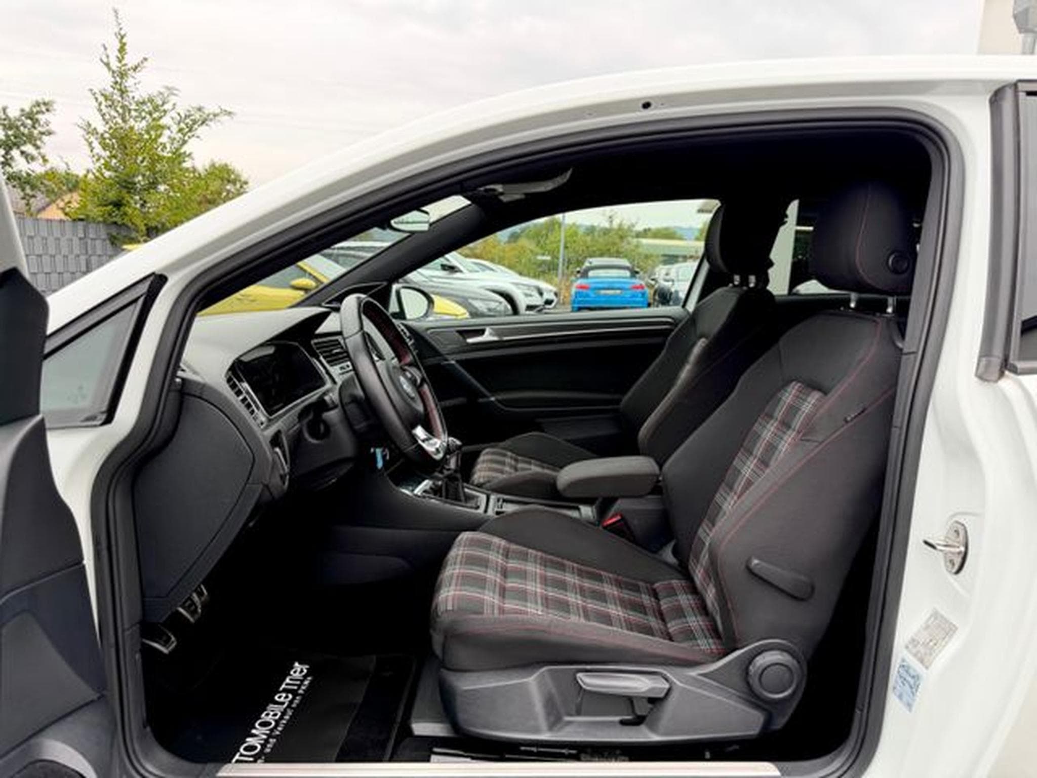 VW Golf Golf 7 Lim. GTI Performance /LED/CAM/CARPLAY/ (2019) - Photo 9