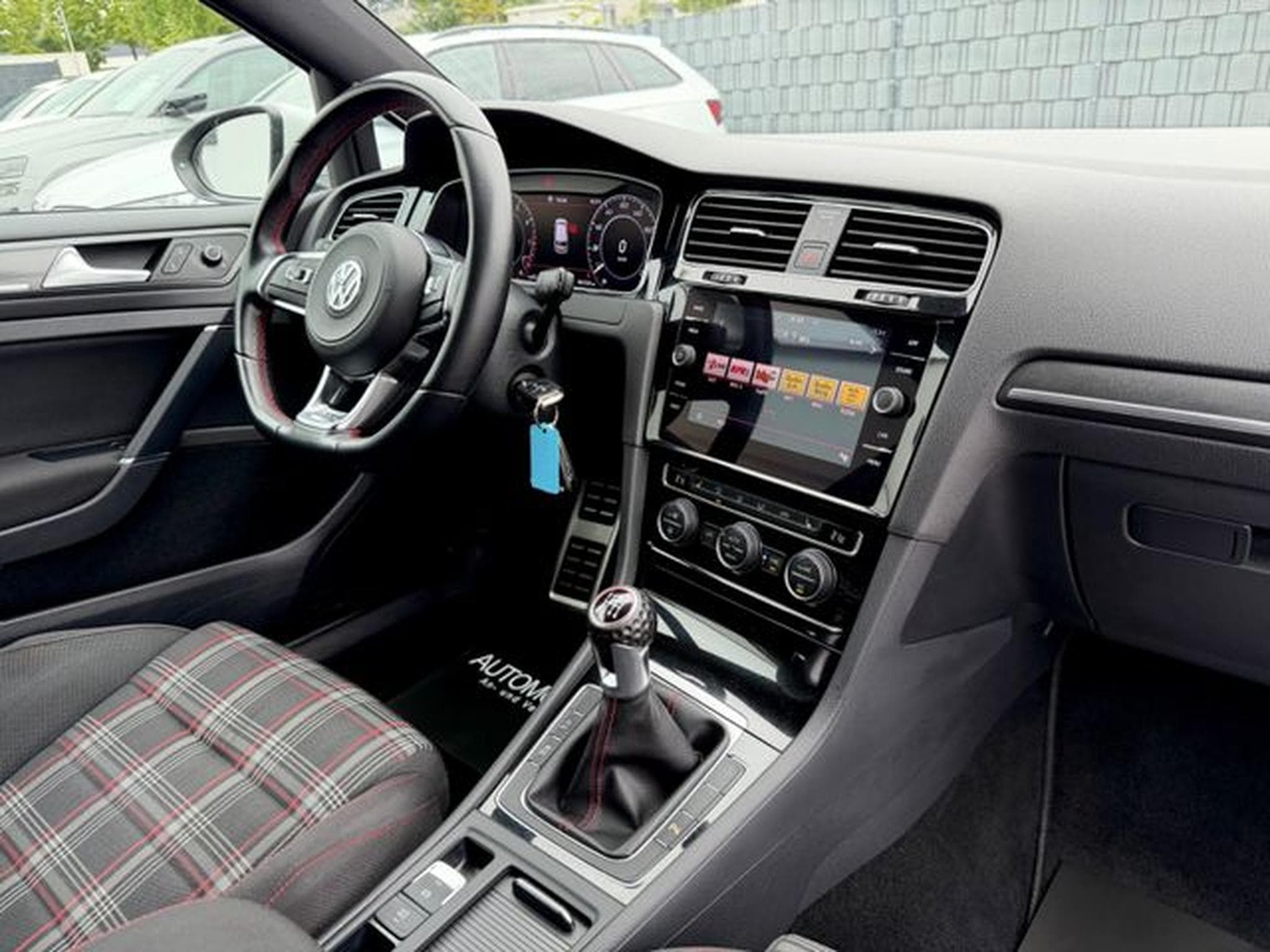 VW Golf Golf 7 Lim. GTI Performance /LED/CAM/CARPLAY/ (2019) - Photo 11