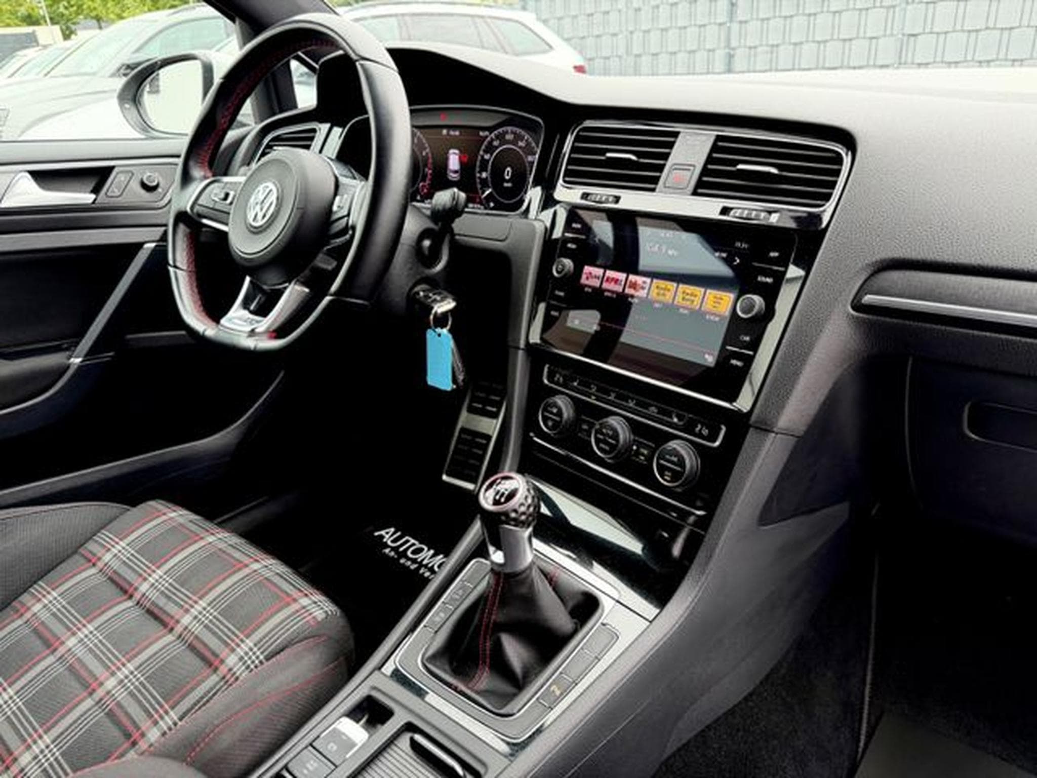 VW Golf Golf 7 Lim. GTI Performance /LED/CAM/CARPLAY/ (2019) - Photo 12