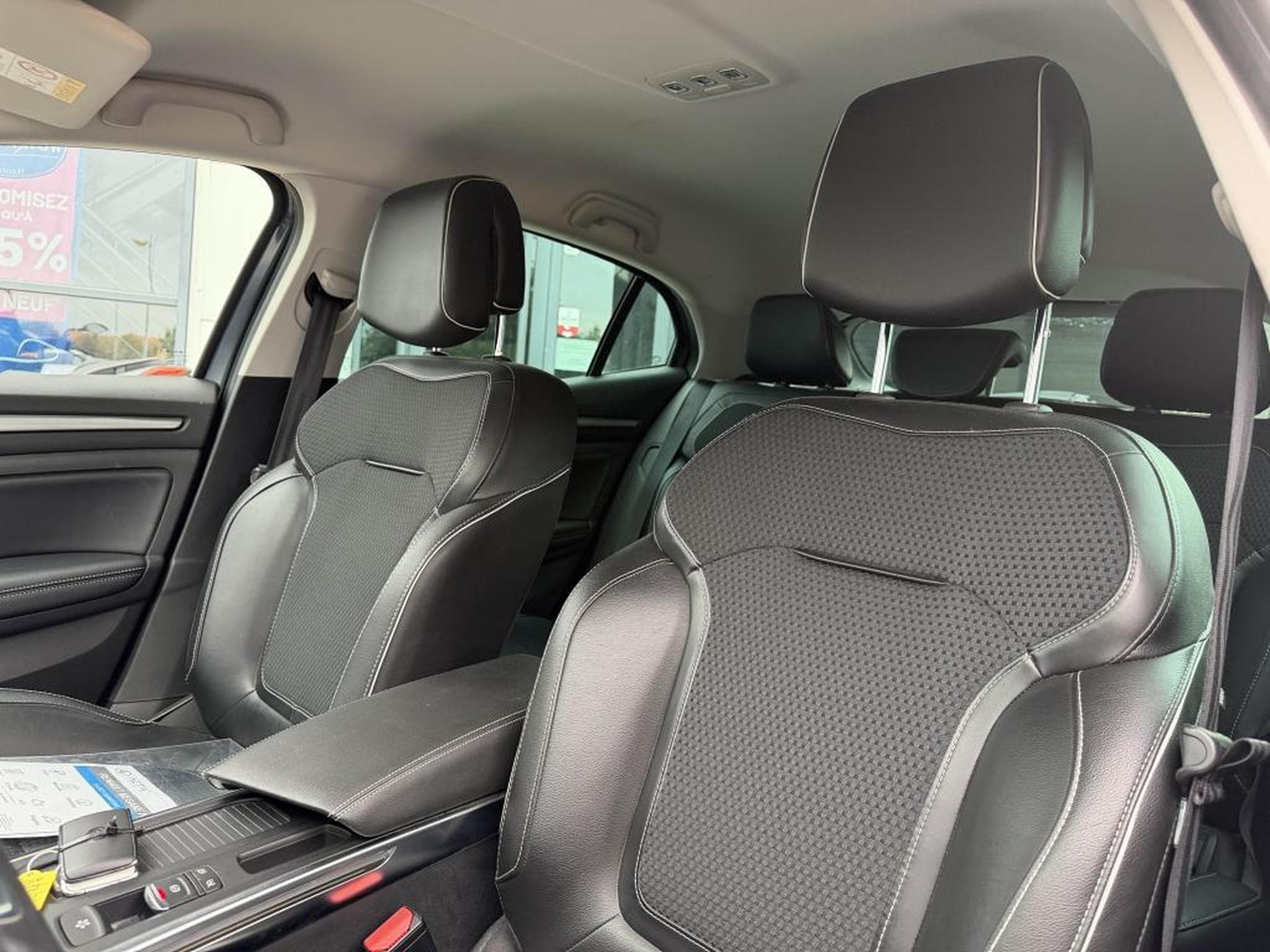Renault Megane 1.6 DCI 130 INTENS (2017) - Photo 12