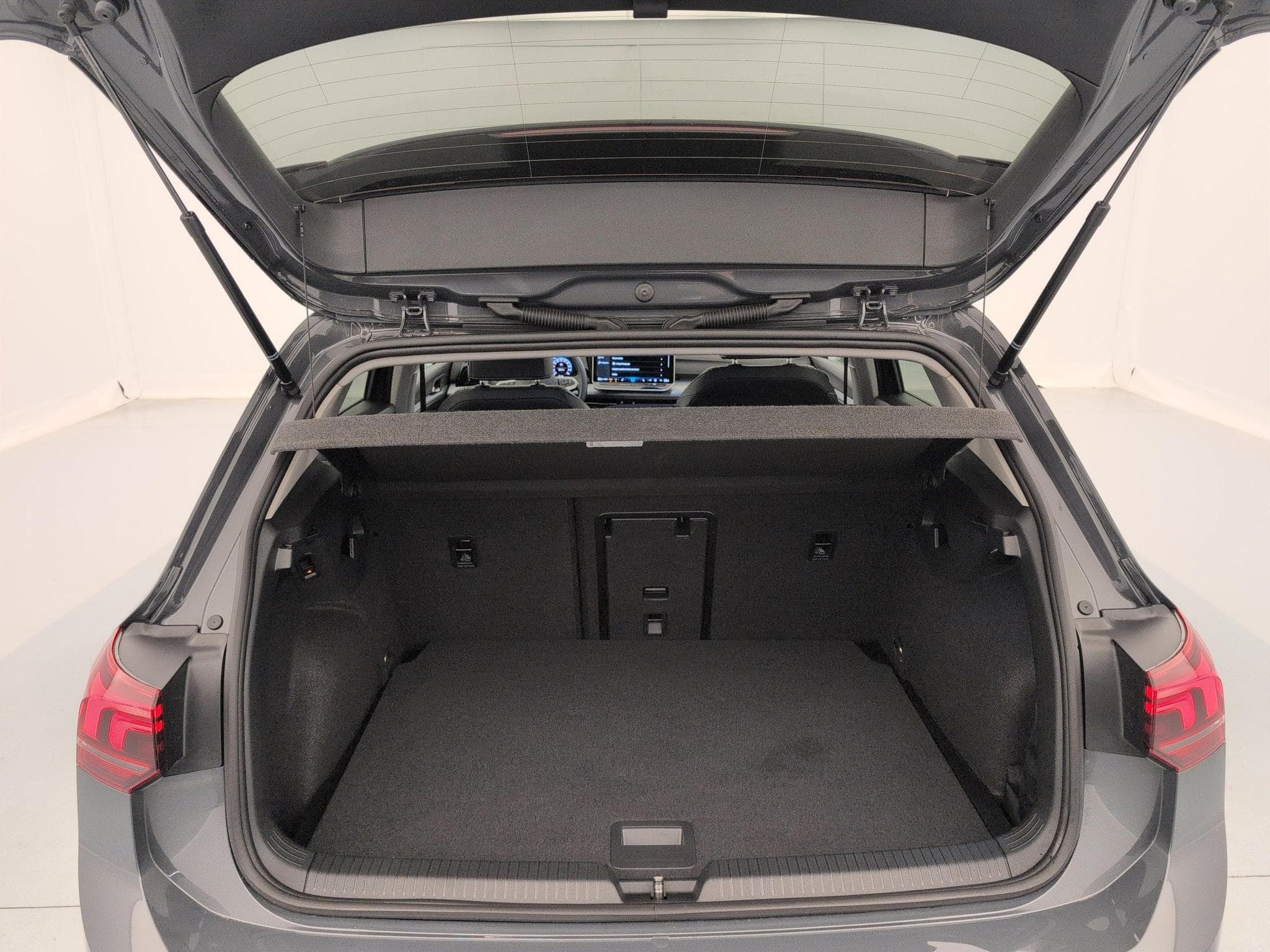 VW Golf VIII 1.5 eTSI EVO2 116 DSG7 Life Plus (2025) - Photo 11