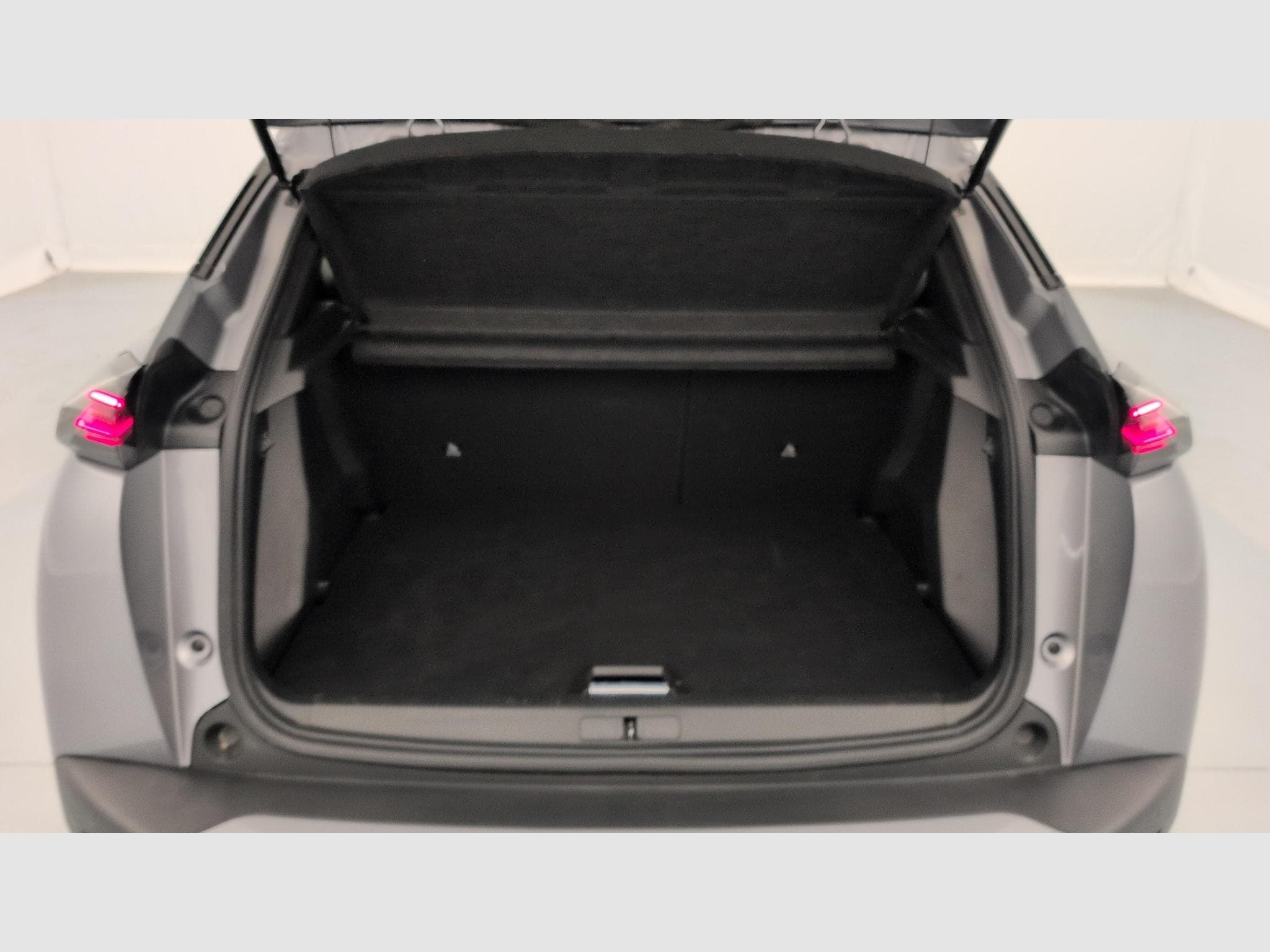 Peugeot 2008 100 S&S BVM6 Allure (2025) - Photo 11