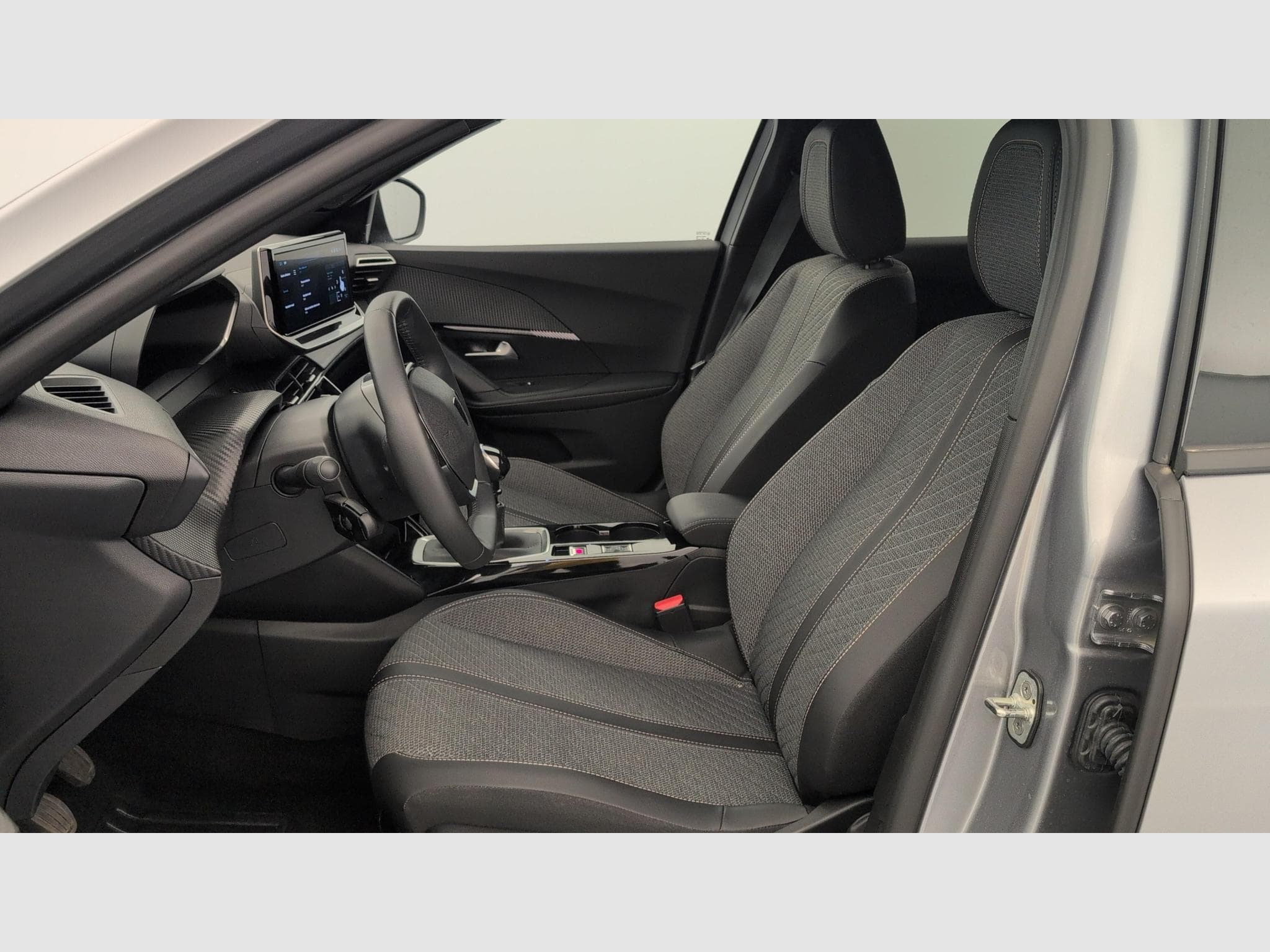 Peugeot 2008 100 S&S BVM6 Allure (2025) - Photo 16