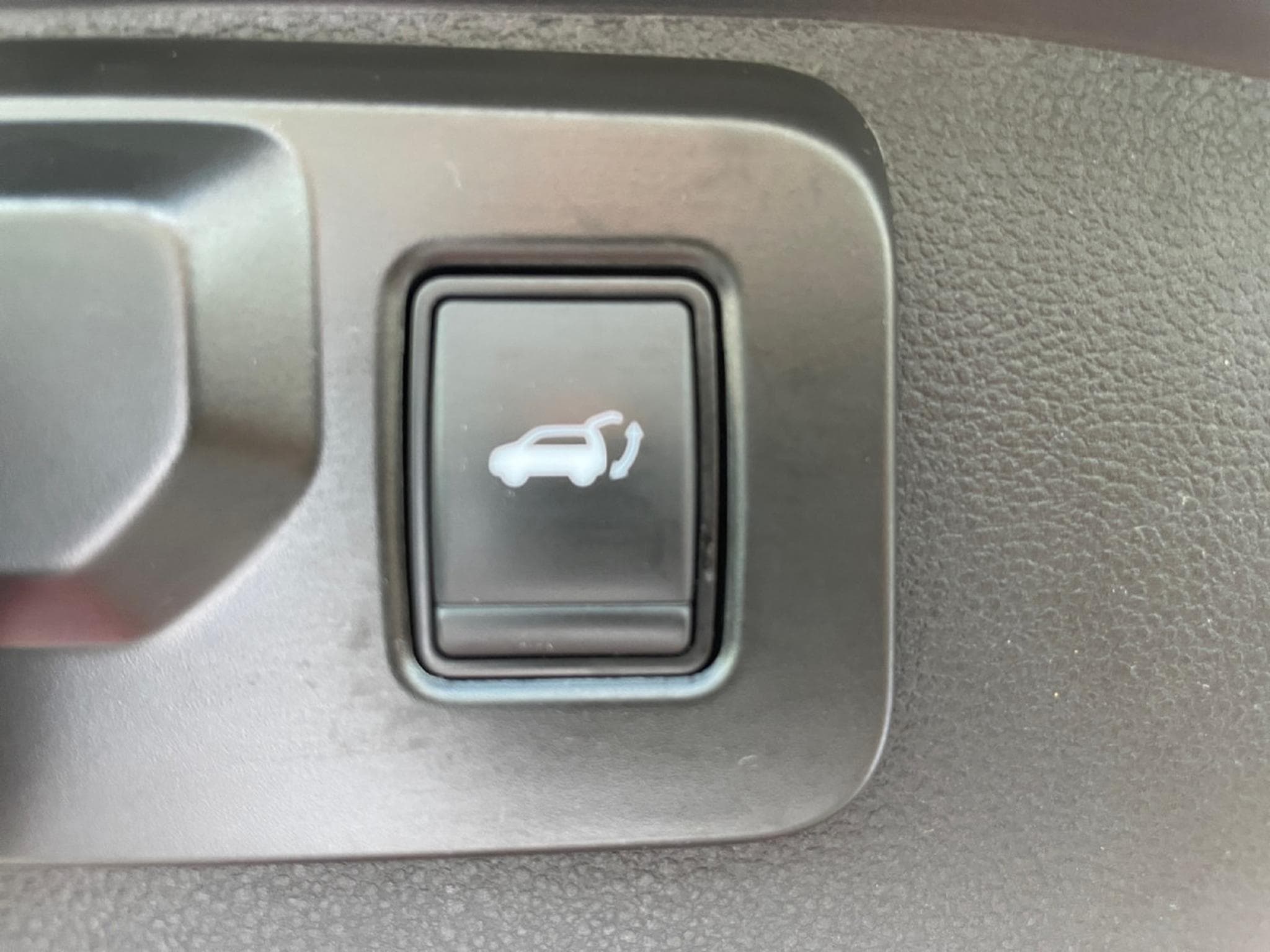 Renault Austral 1.3 TCe Mild Hybrid Techno 160 EDC (2024) - Photo 8