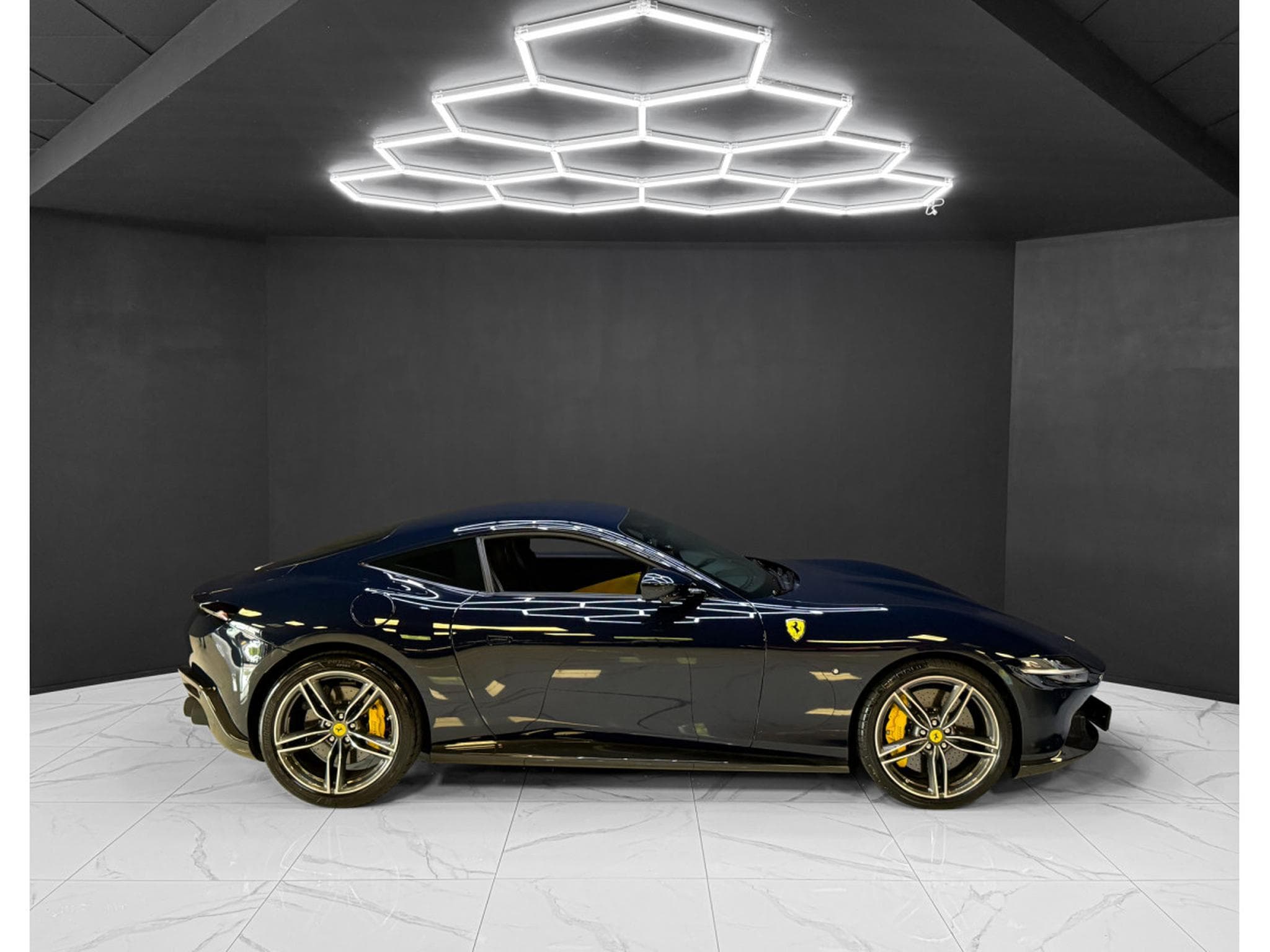 Ferrari Roma 3.9 T V8 DCT / FULL CARBON / ADAS / Magn.Ride (2023) - Photo 6