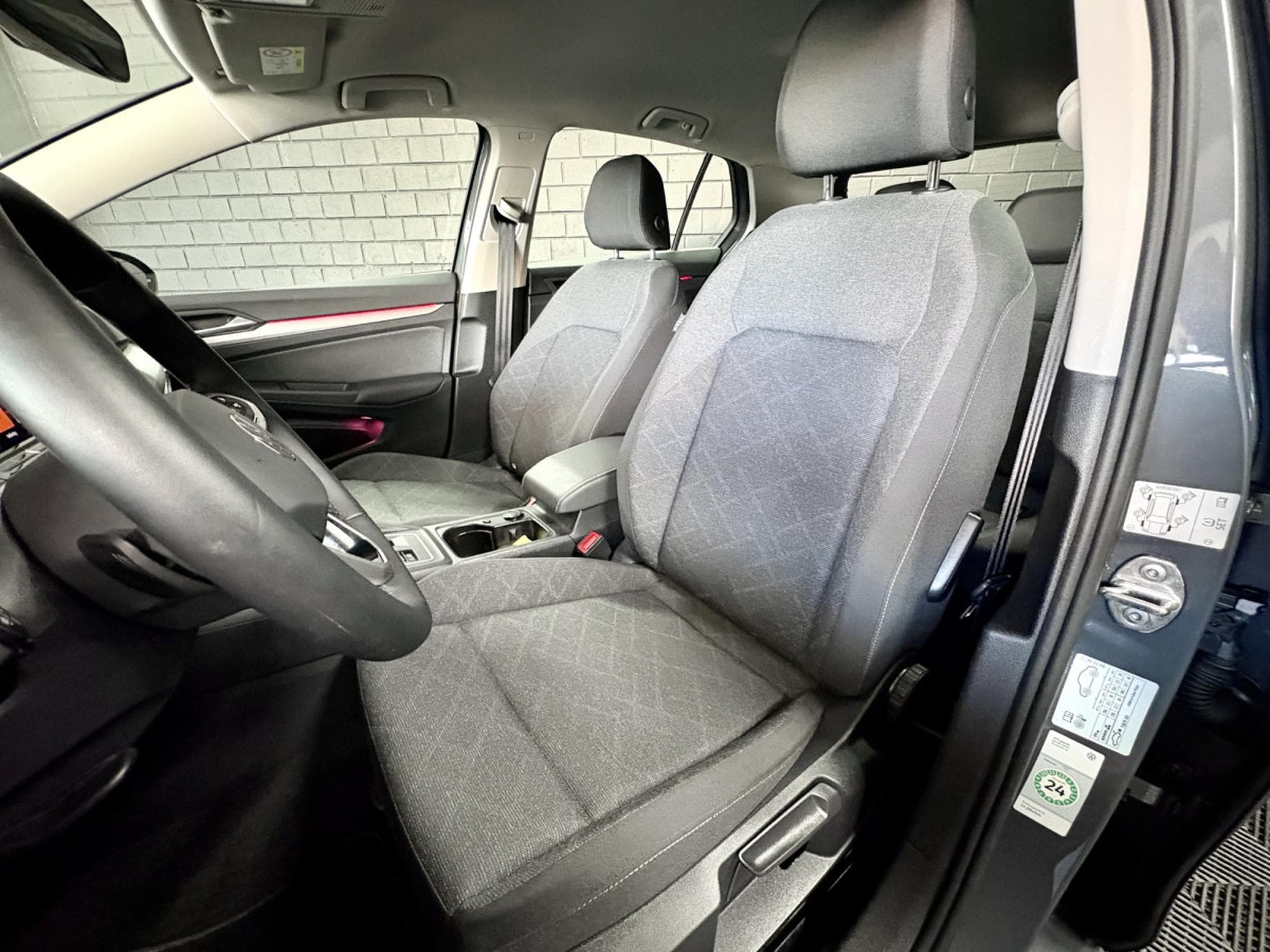 VW Golf Life 2.0 TDI DSG7 115 CV *4 SAISONS* ACC * CARPLAY* (2023) - Photo 7