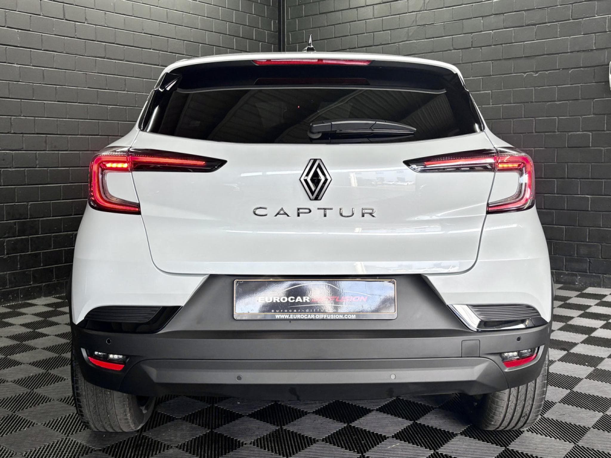 Renault Captur 1.3 TCE 160 CV TECHNO **Caméra** Sièges Chauff.** ACC ** (2025) - Photo 6
