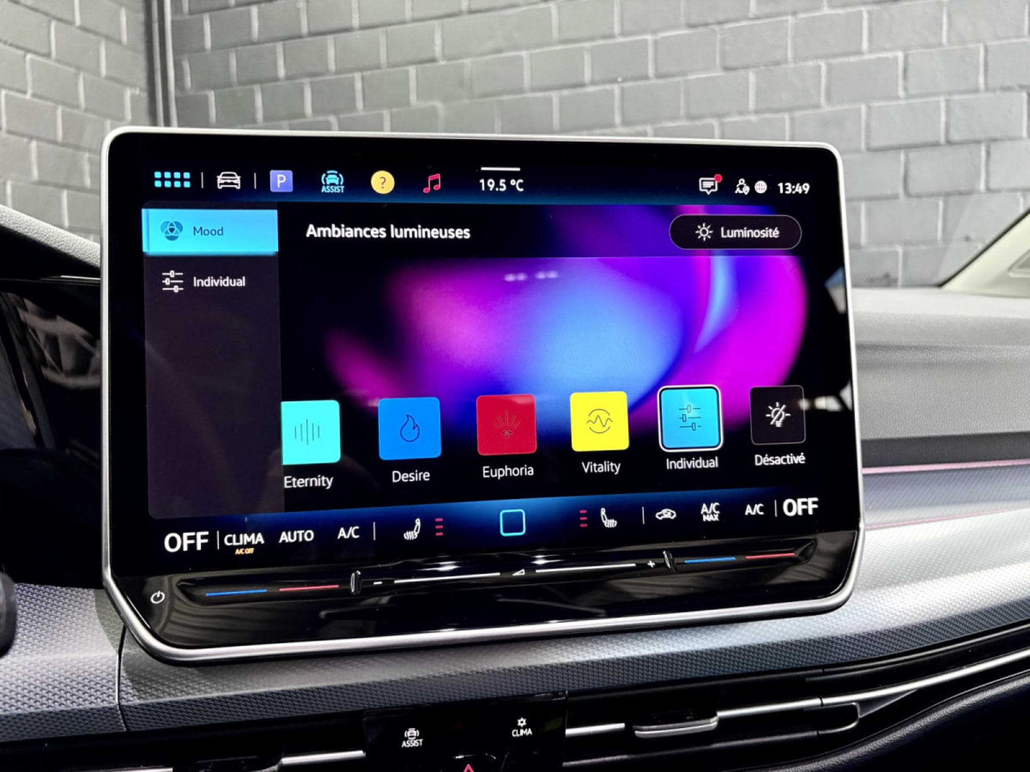 VW Golf Goal 2.0 TDI DSG7 150 CV ** Attelage ** Caméra ** (2025) - Photo 18