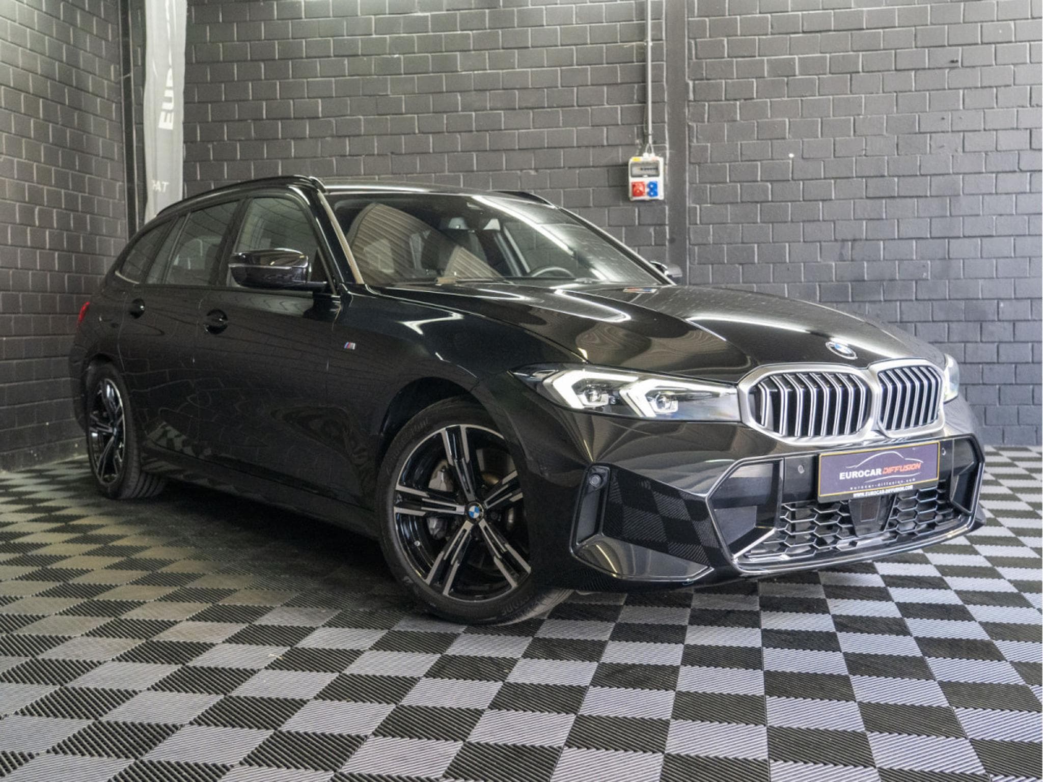 BMW 330 330i xDrive M-Sport Touring 245CV *Hayon*ACC*Sièges chauffan (2025) - Photo 3