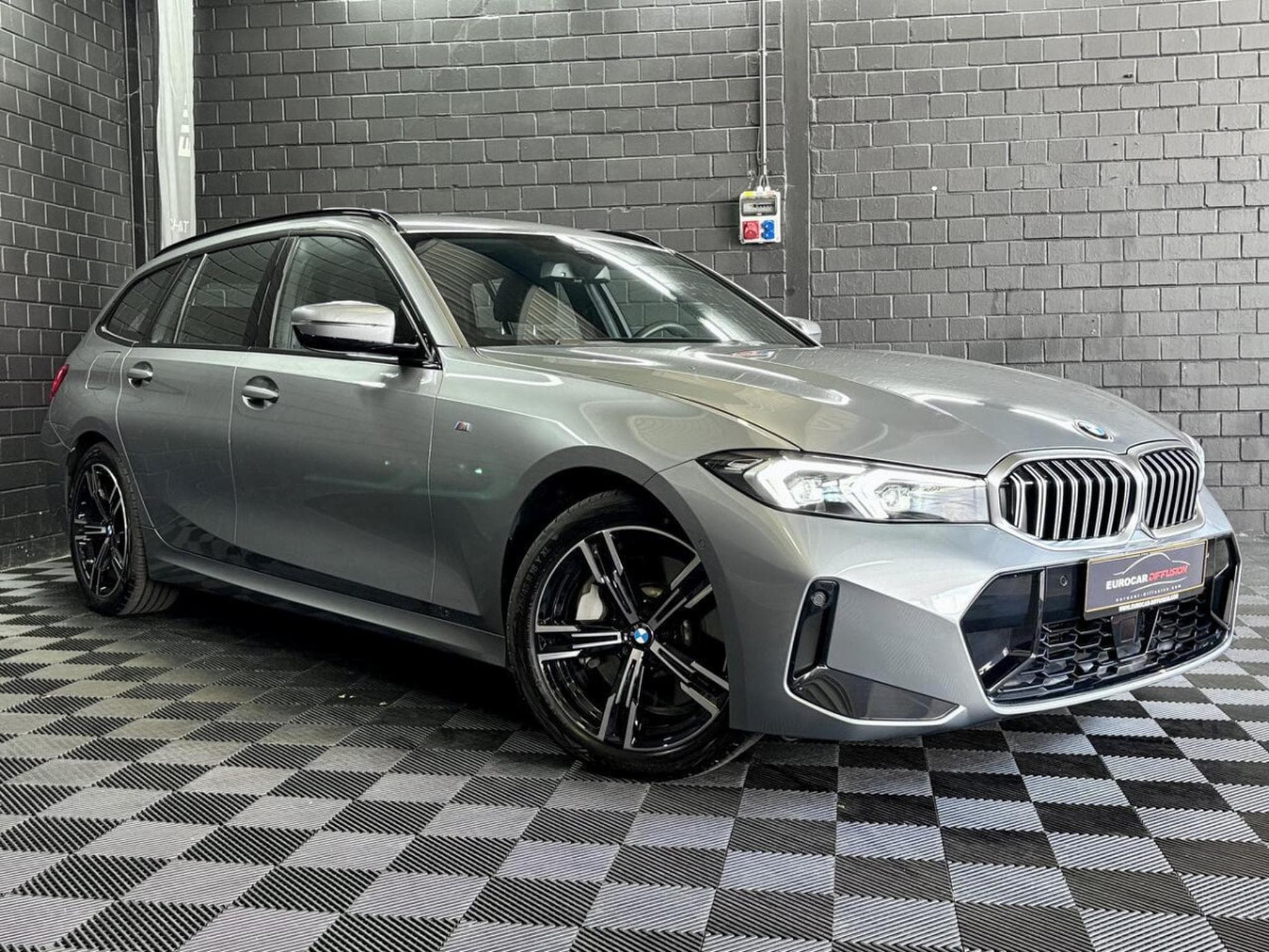 BMW 330 330i M-Sport Touring xDrive 245CV * Hayon * ACC * Sièges cha (2025) - Photo 3