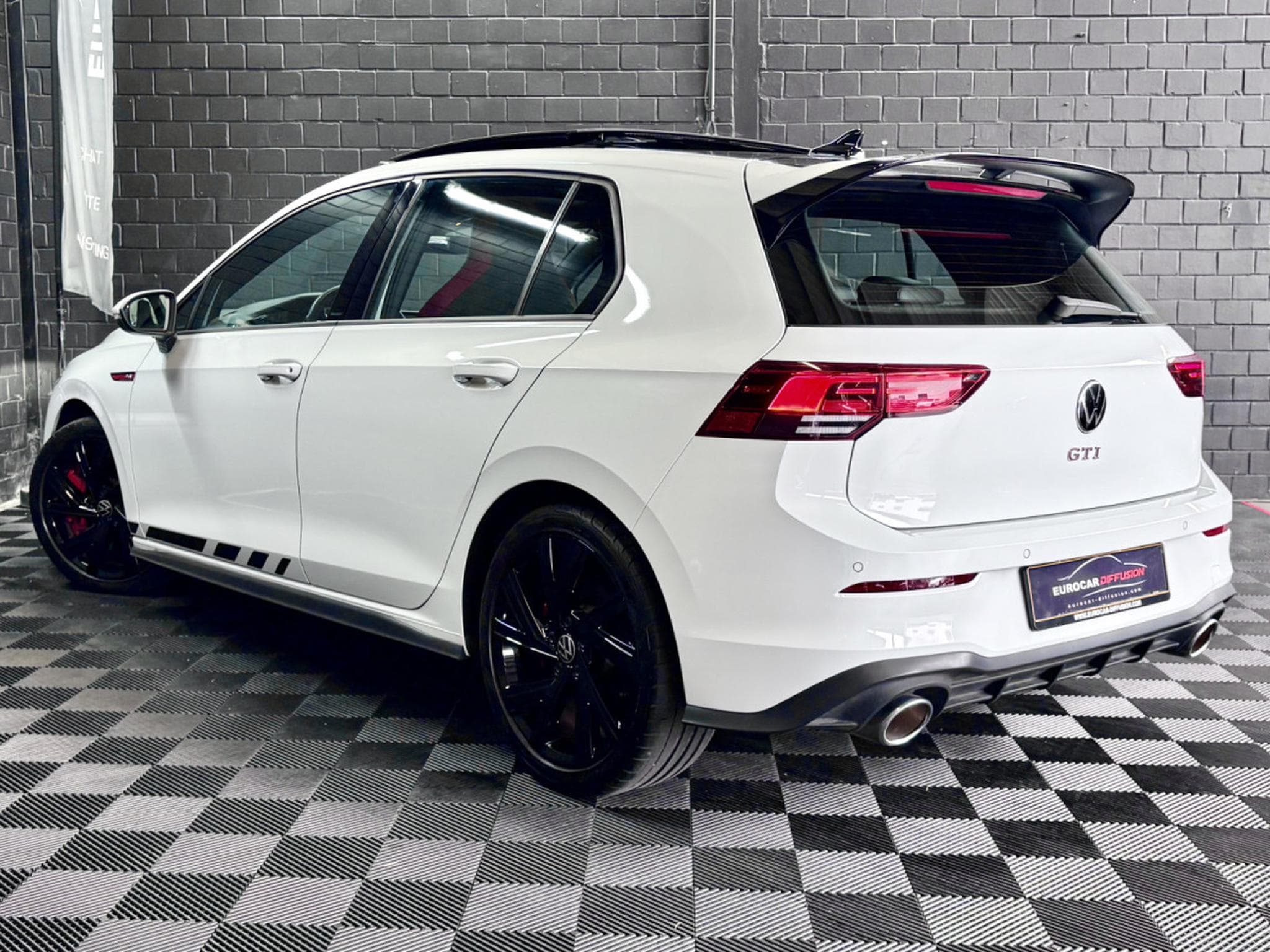 VW Golf GTI Clubsport 2.0 TSI 300CV DSG7 *Toit Ouvrant* *Sièges Chau (2022) - Photo 4