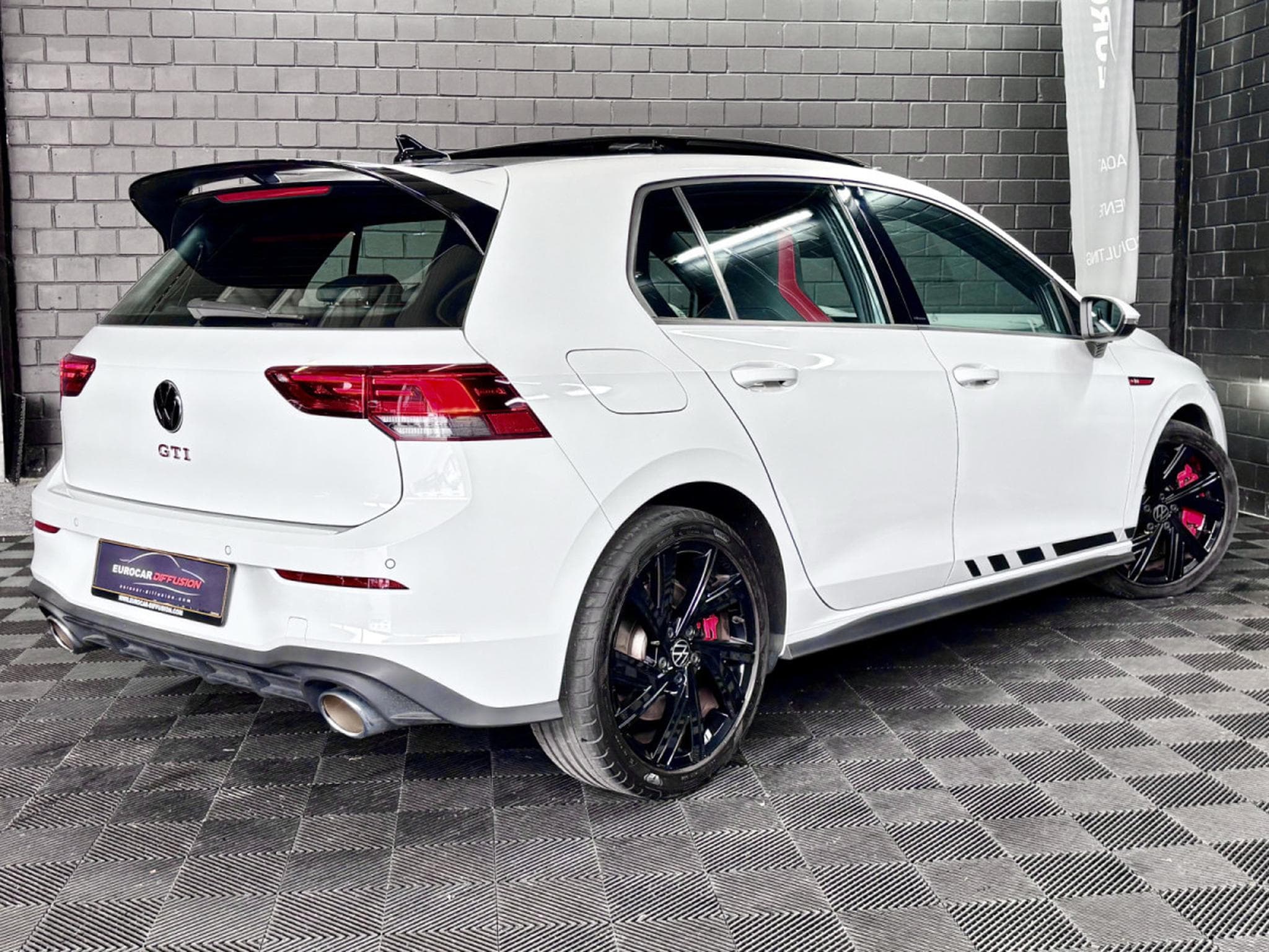 VW Golf GTI Clubsport 2.0 TSI 300CV DSG7 *Toit Ouvrant* *Sièges Chau (2022) - Photo 6