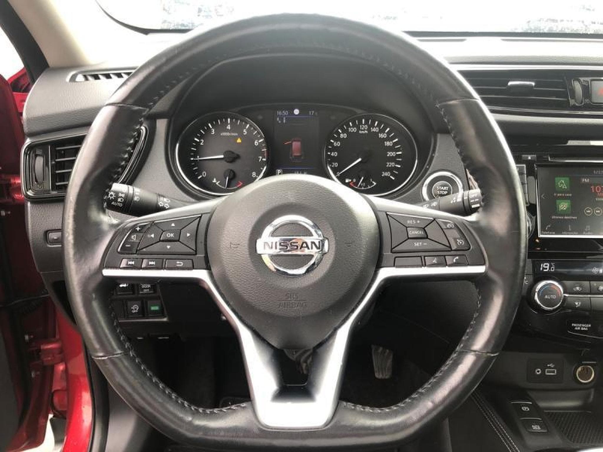 Nissan X-Trail TEKNA (2022) - Photo 21