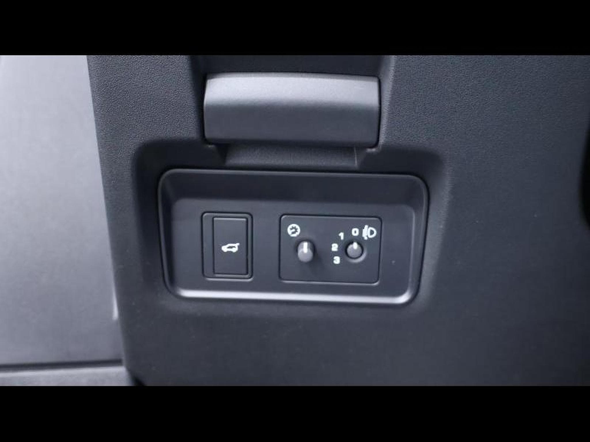 Land-Rover Range Rover Evoque D165 S AWD Auto (2025) - Photo 27