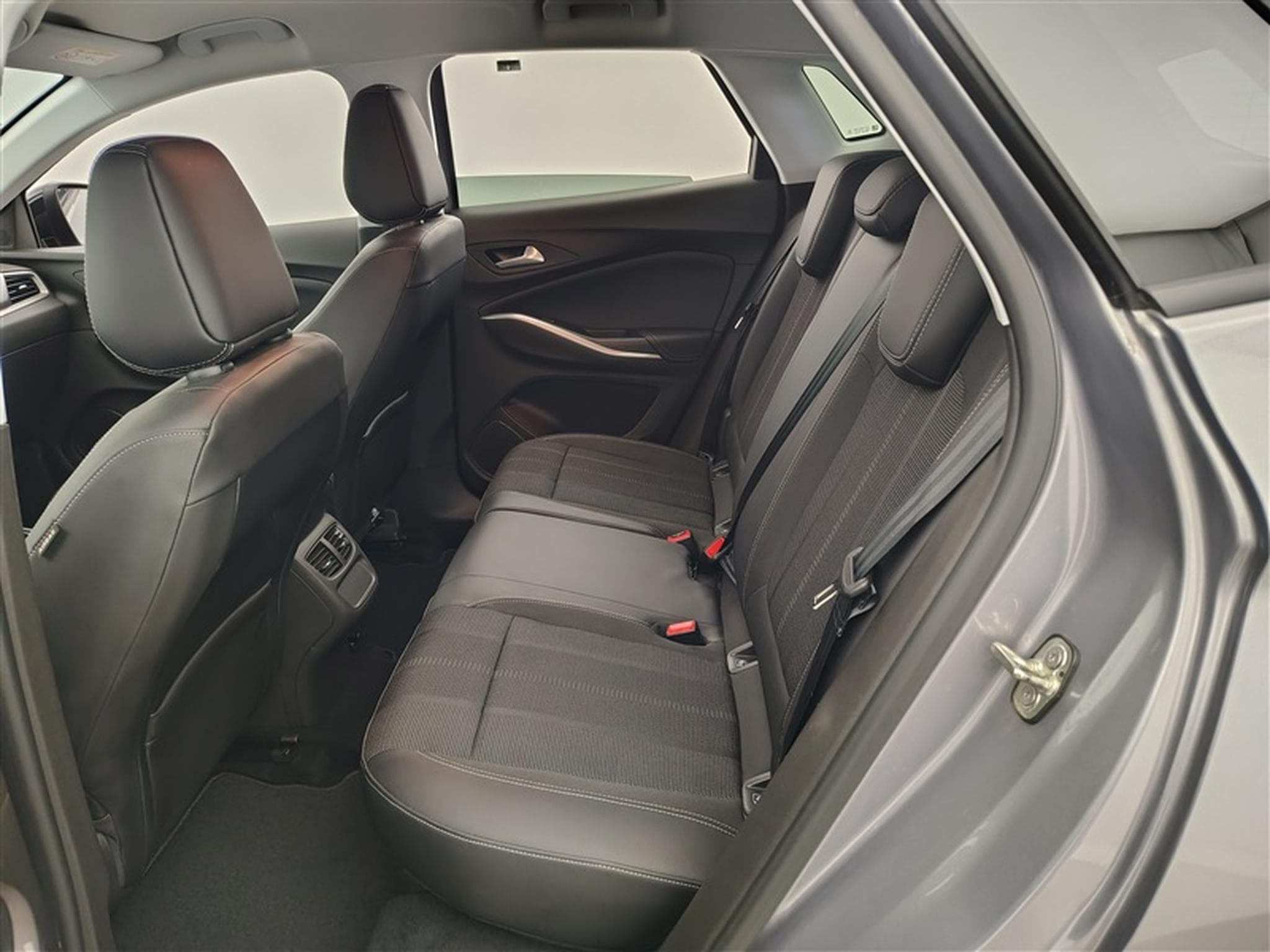 Opel Grandland 1.2 Turbo Business Elegance S&S (2023) - Photo 13