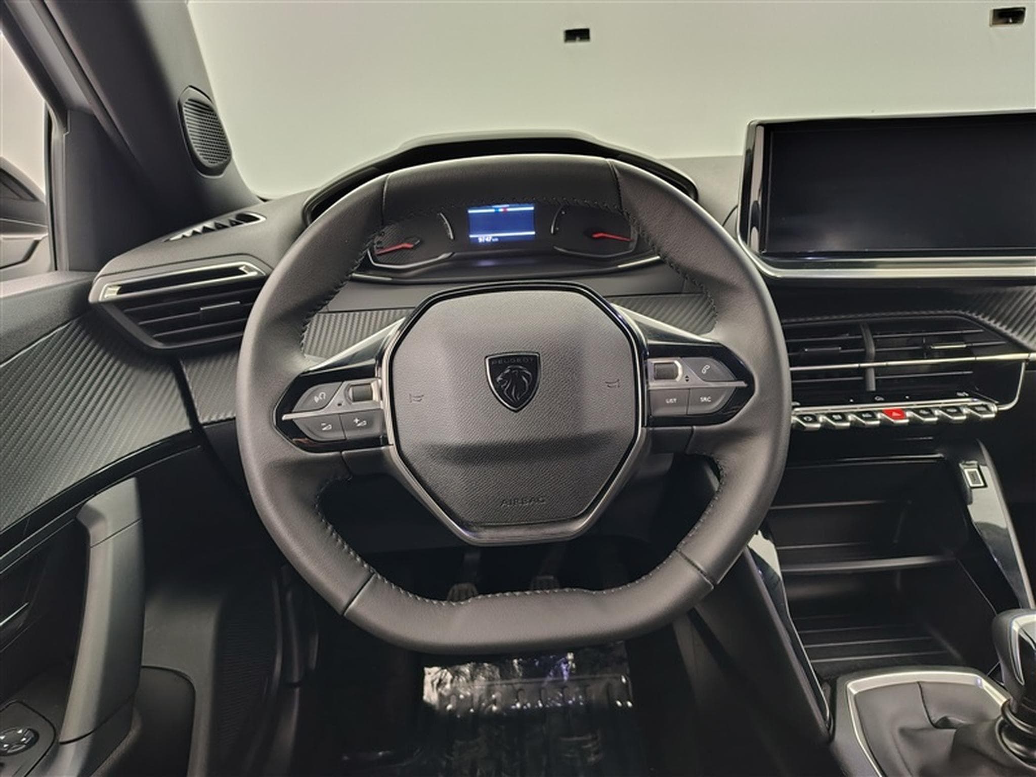 Peugeot 2008 1.2 Turbo 100Cv  Navi / Led / PDC (2024) - Photo 9