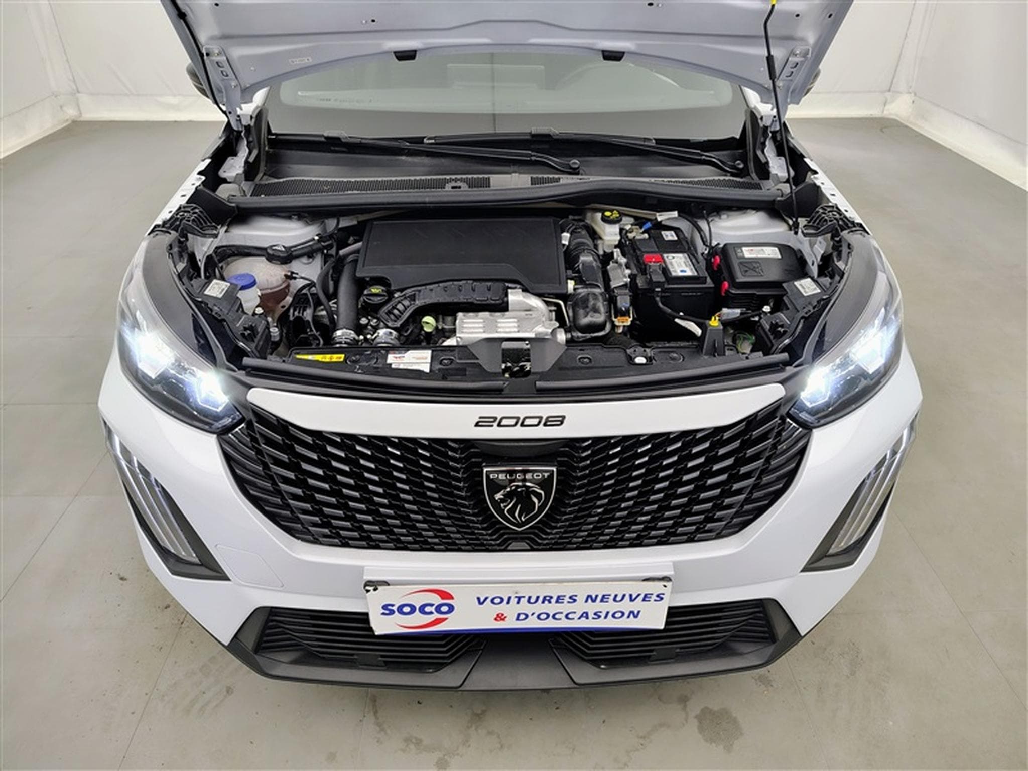 Peugeot 2008 1.2 Turbo 100Cv  Navi / Led / PDC (2024) - Photo 19