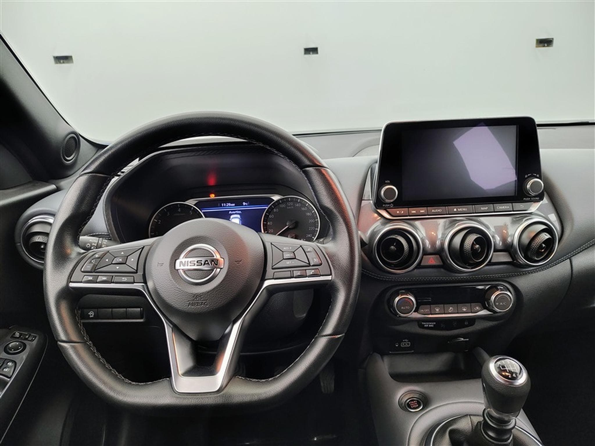 Nissan Juke 1.0 DIG-T 2WD N-Connecta (EU6AP) (2021) - Photo 9