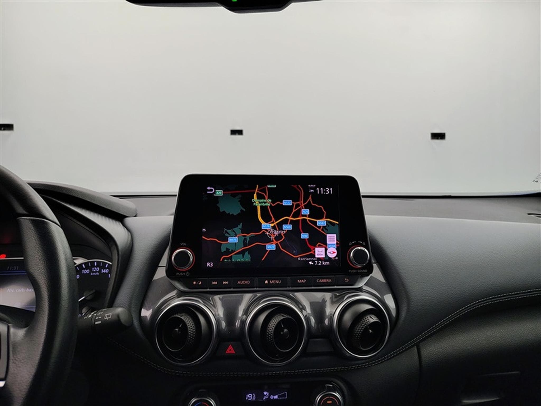 Nissan Juke 1.0 DIG-T 2WD N-Connecta (EU6AP) (2021) - Photo 11