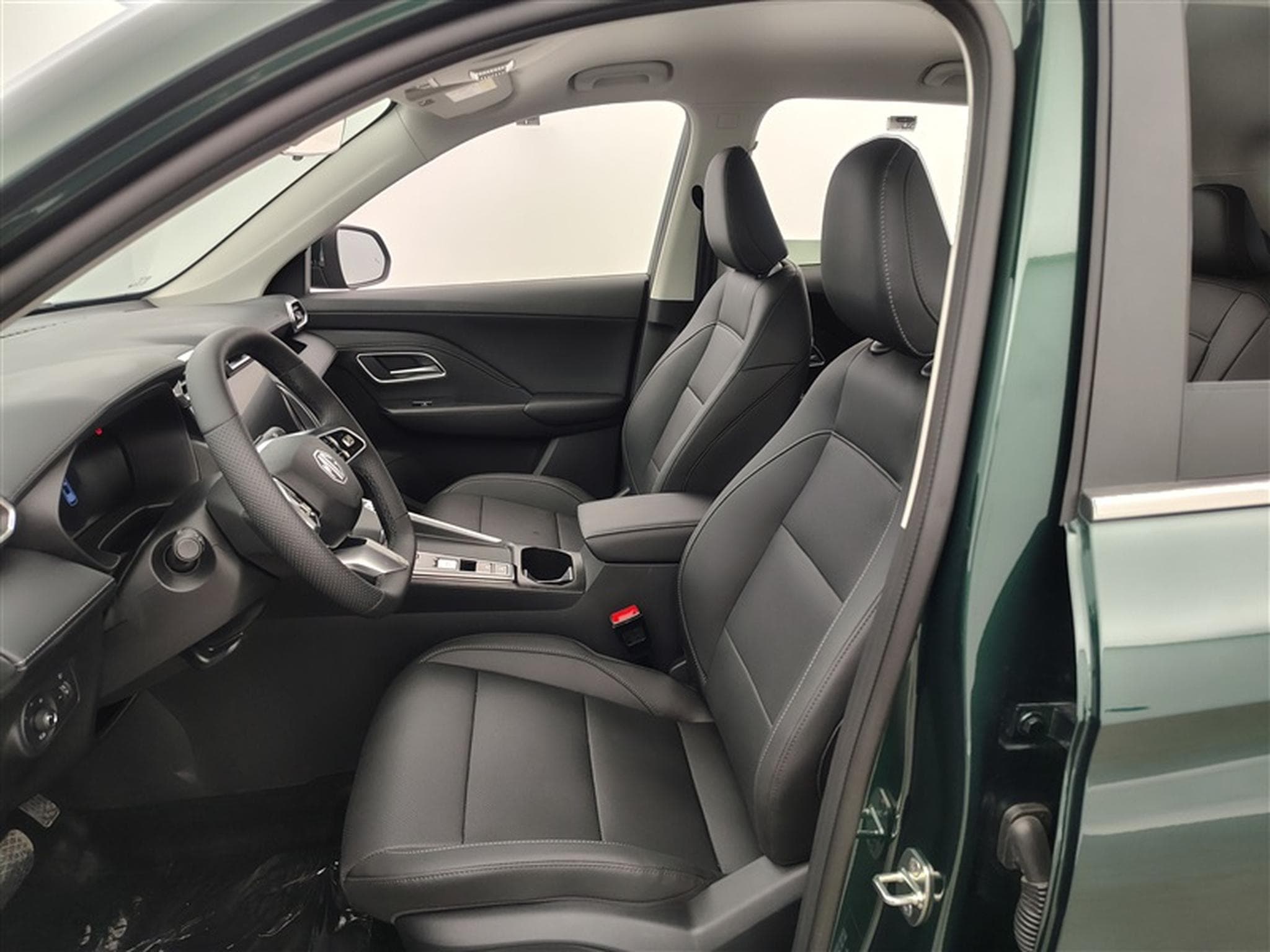 MG ZS 1.5 Hybrid+ Luxury NAVI / FULL LED / CUIR / CAMERA 360 (2026) - Foto 7