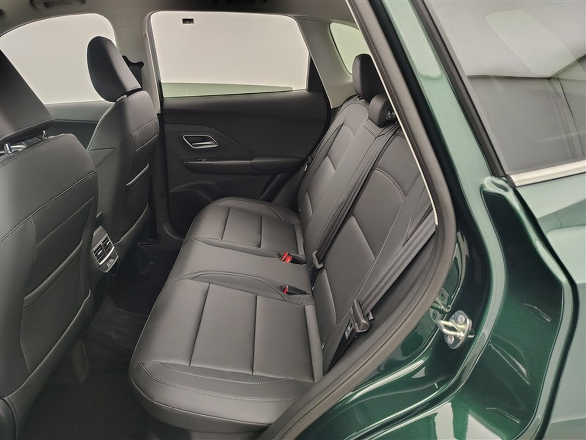 MG ZS 1.5 Hybrid+ Luxury NAVI / FULL LED / CUIR / CAMERA 360 (2026) - Foto 13