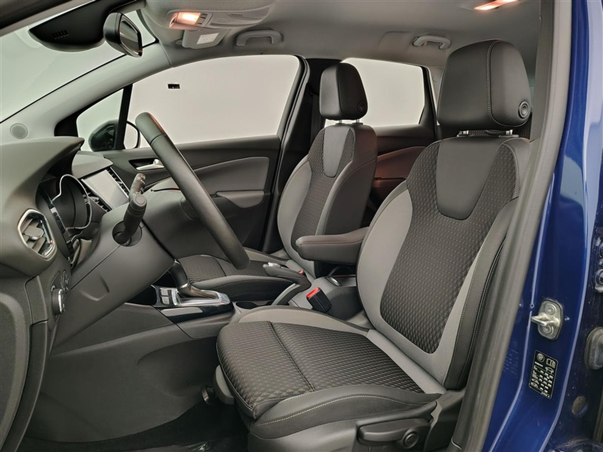Opel Crossland 1.5 TD ECOTEC Ultimate Navi / Led / PDC av+ar (2020) - Foto 7