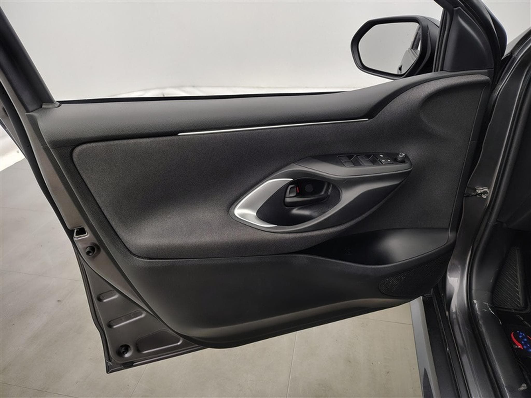 Mazda 2 1.5 Hybrid VVT-I CVT 92Cv Agile CARPLAY / CLIM (2023) - Photo 16