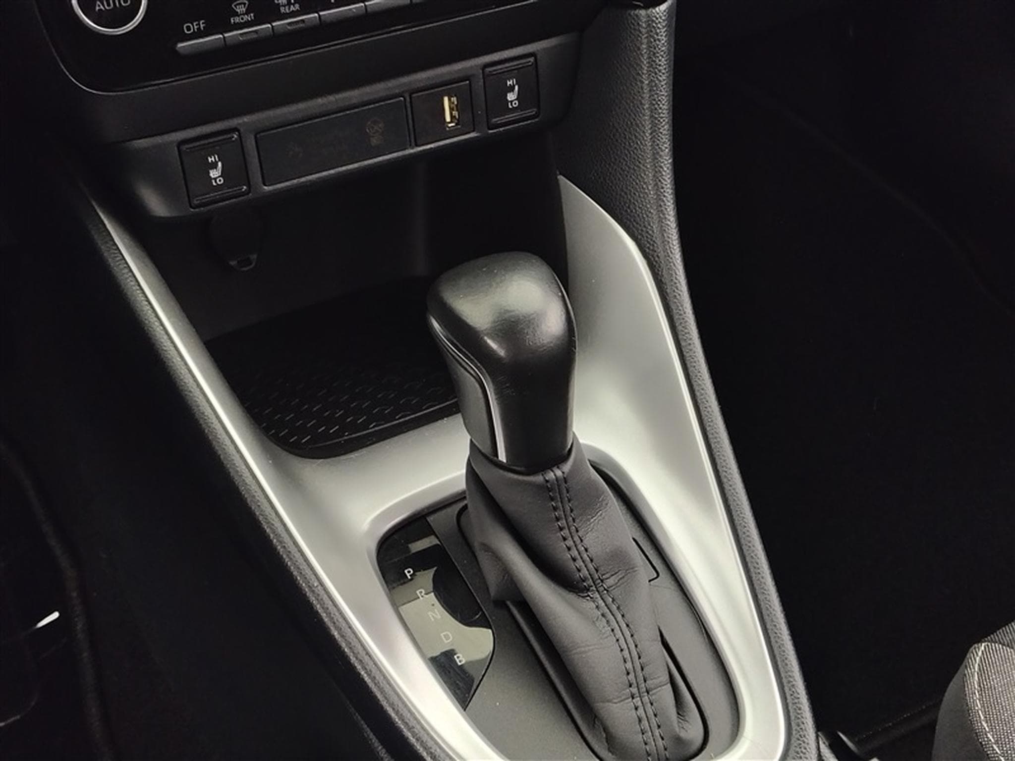 Mazda 2 1.5 Hybrid VVT-I CVT 92Cv Agile CARPLAY / CLIM (2023) - Photo 12