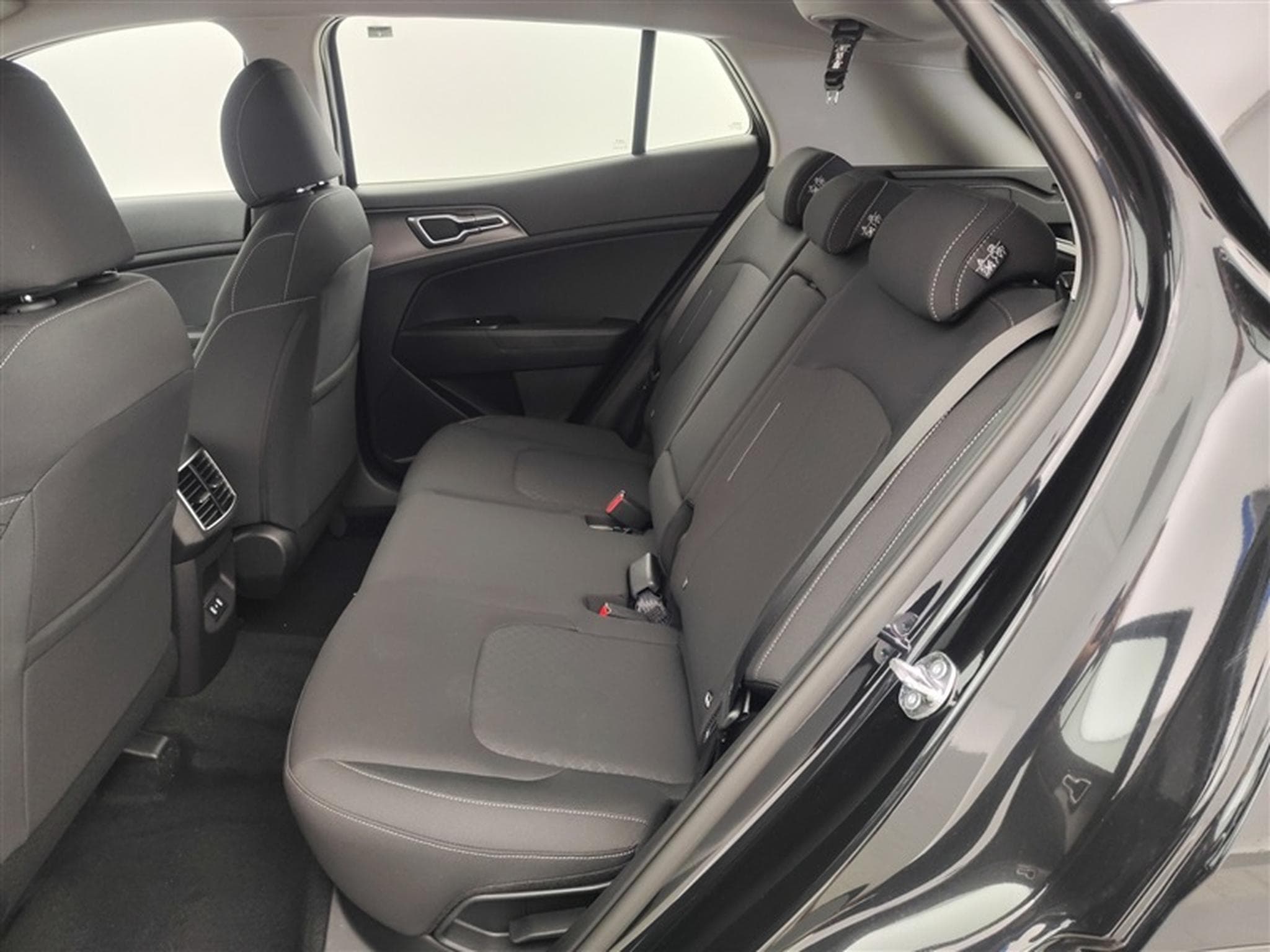 Kia Sportage 1.6 T-GDi 150cv DCT LX NAVI / FULL LED / CAMERA / KEYLESS (2026) - Photo 14