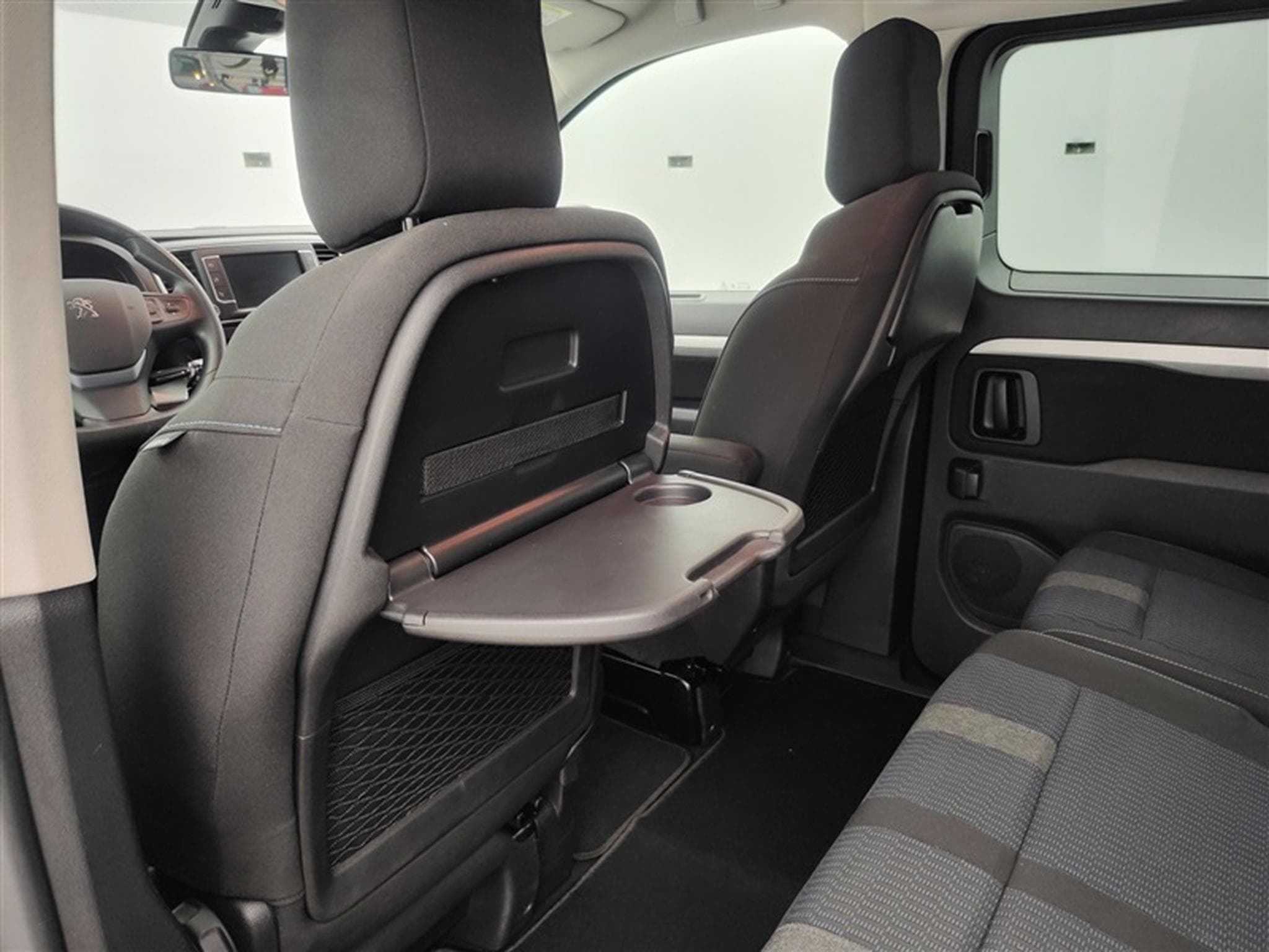 Peugeot Traveller 2.0 BlueHDi AUTO/ 8PL NAVI / LED (2022) - Photo 19