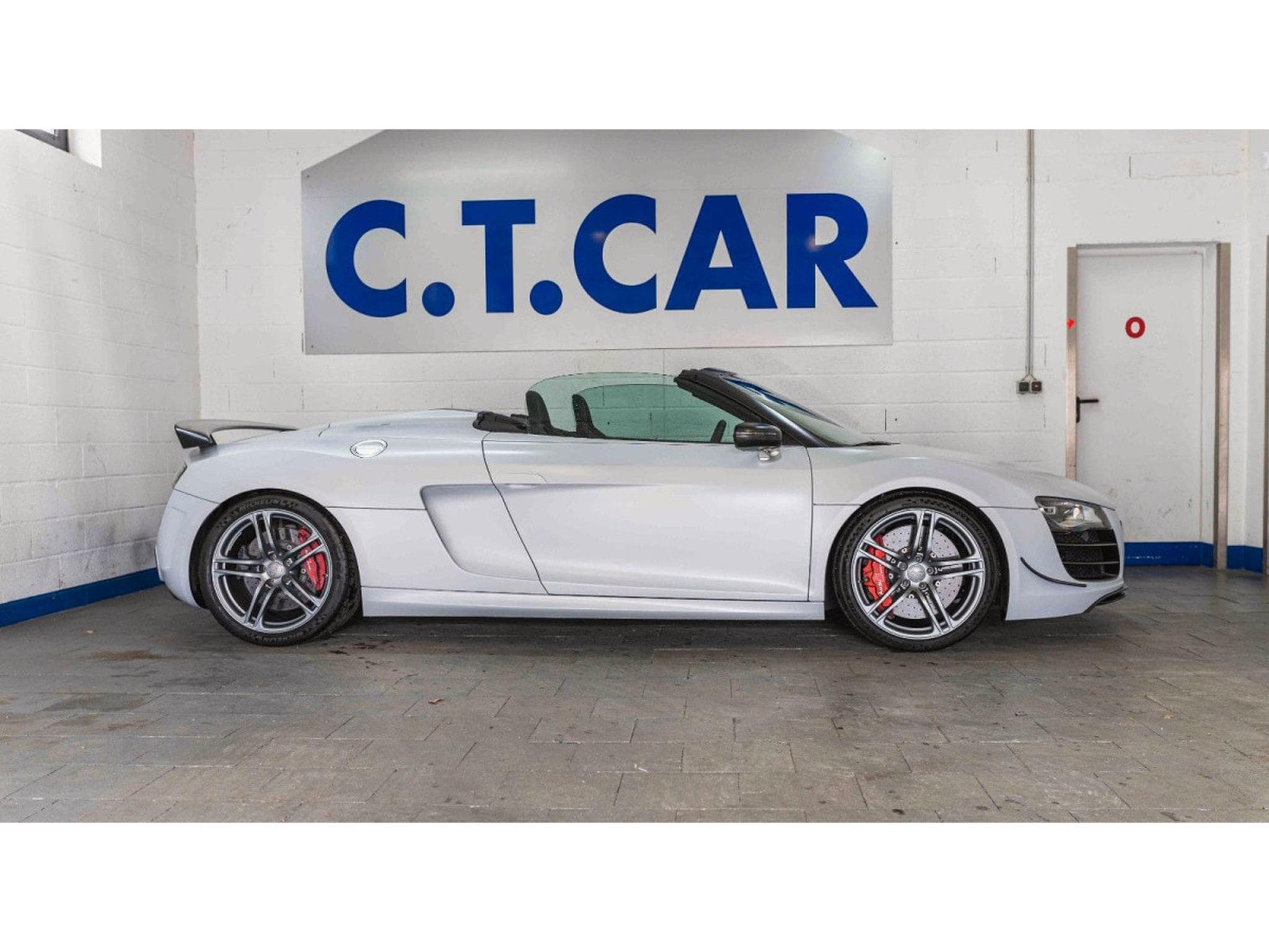 Audi R8 GT Spyder 5.2 FSI quattro 182/333 (2012) - Foto 4