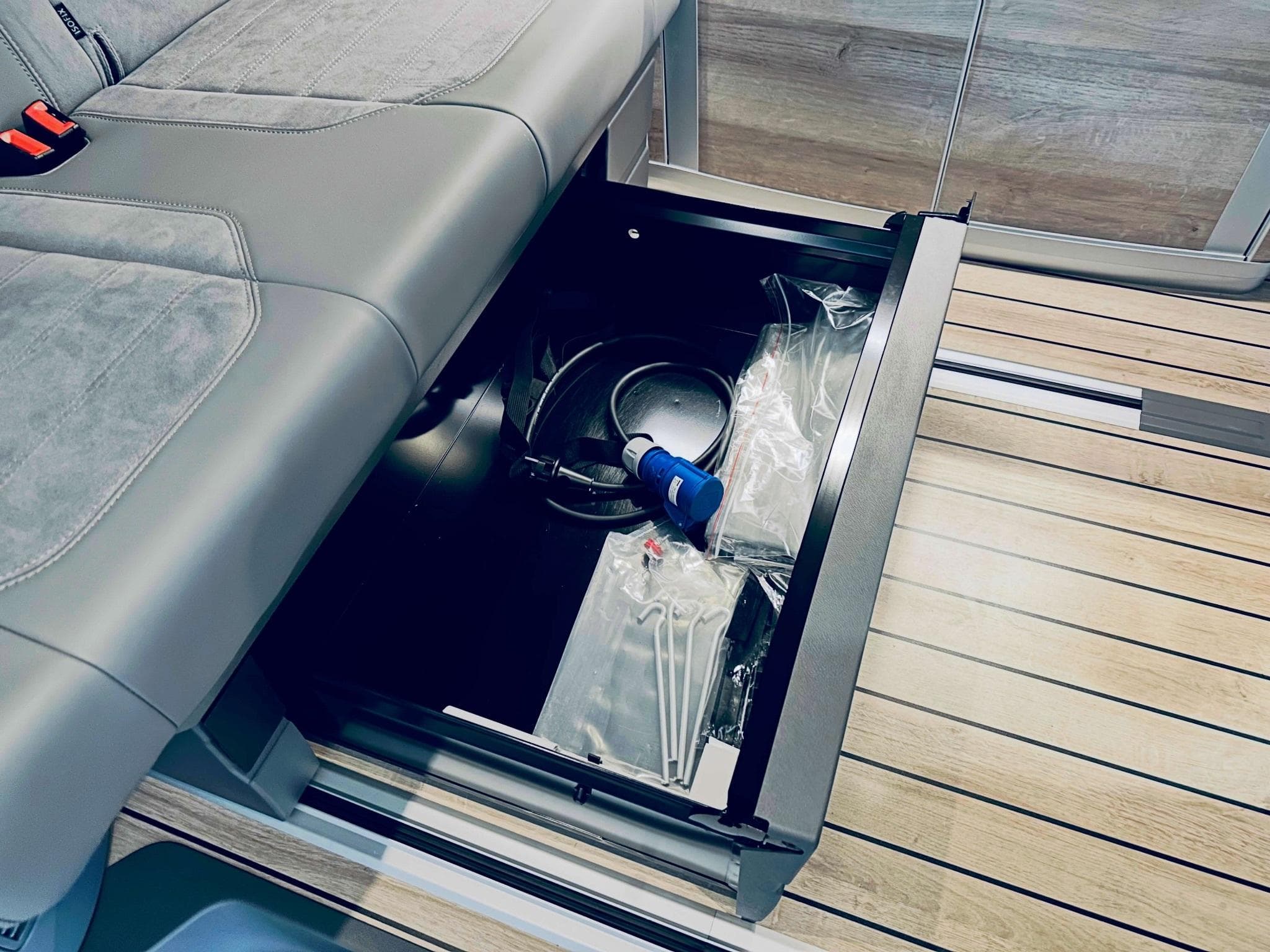 VW California CALIFORNIA OCEAN TOUR TDI 4MOTION DSG (2024) - Photo 14