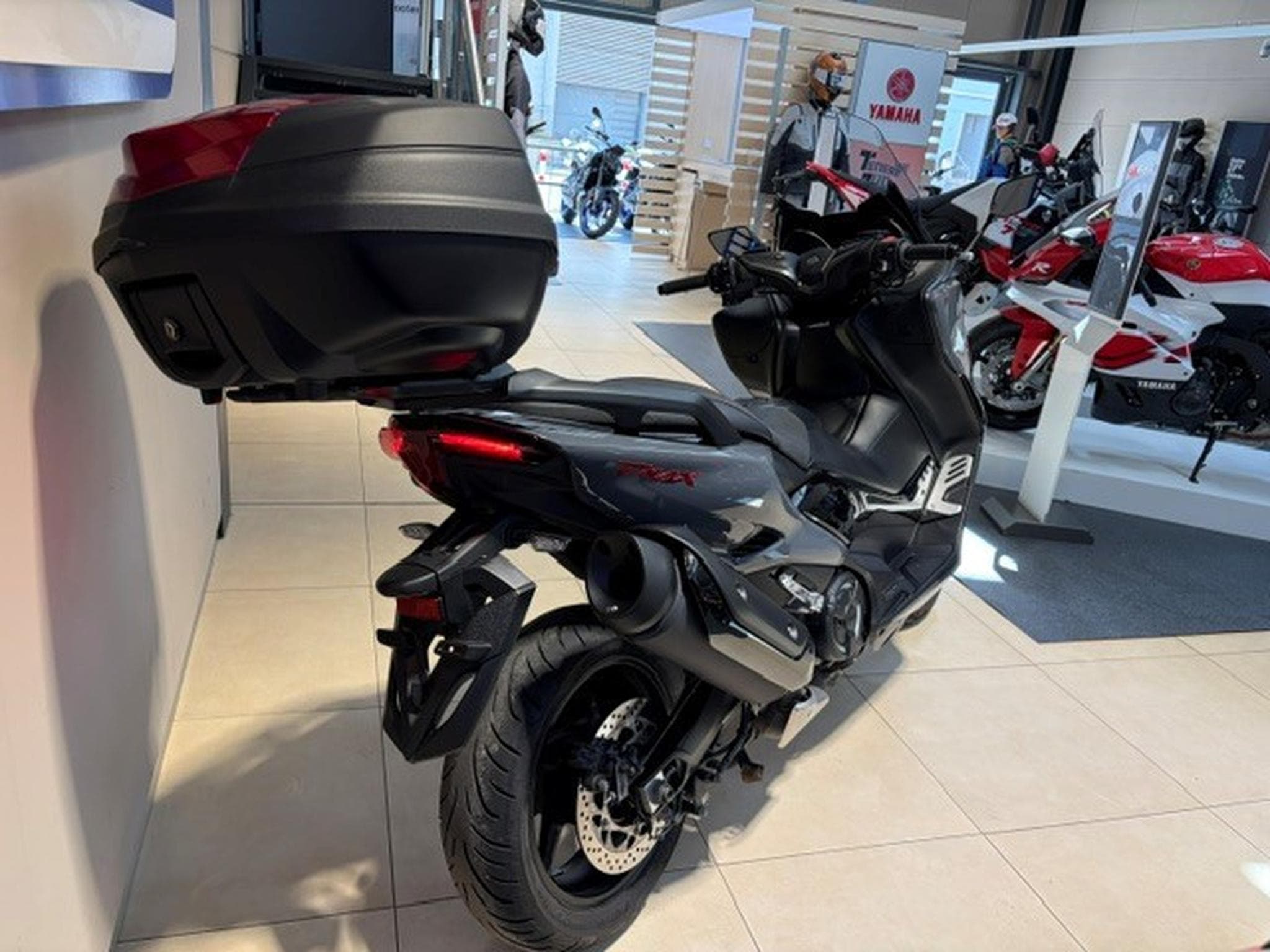 Yamaha T-Max Tech Max (2021) - Foto 3