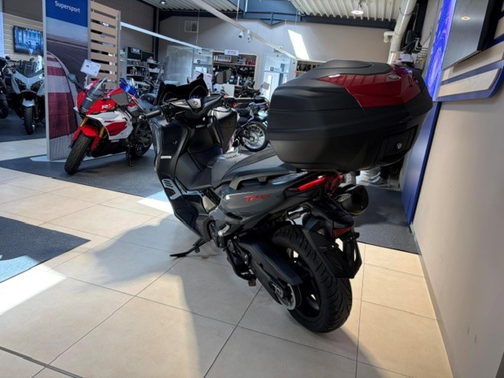 Yamaha T-Max Tech Max (2021) - Foto 7