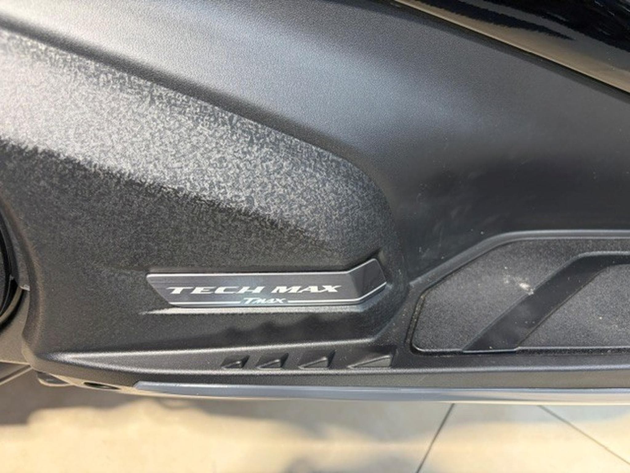 Yamaha T-Max Tech Max (2021) - Foto 9