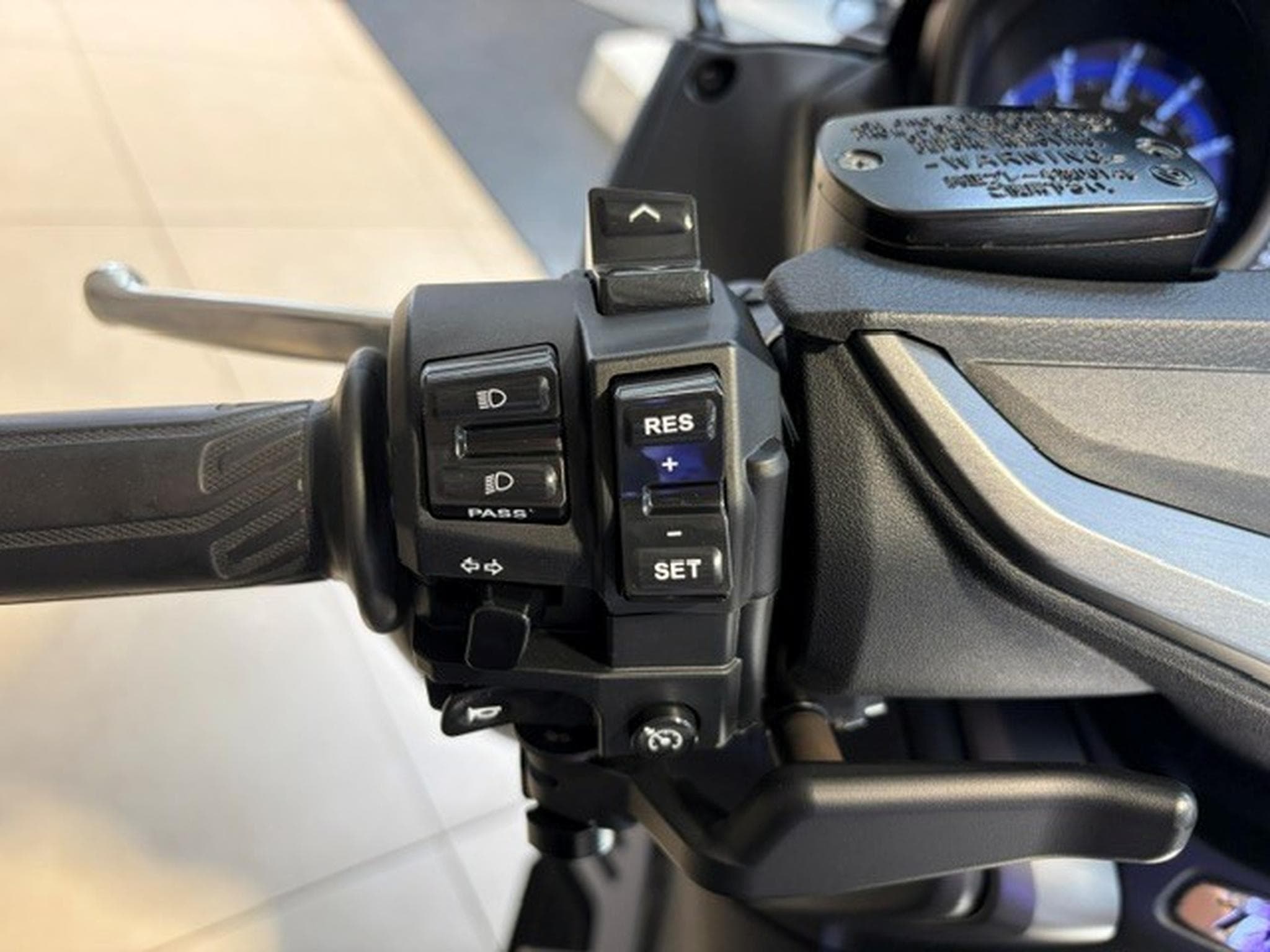 Yamaha T-Max Tech Max (2021) - Foto 11