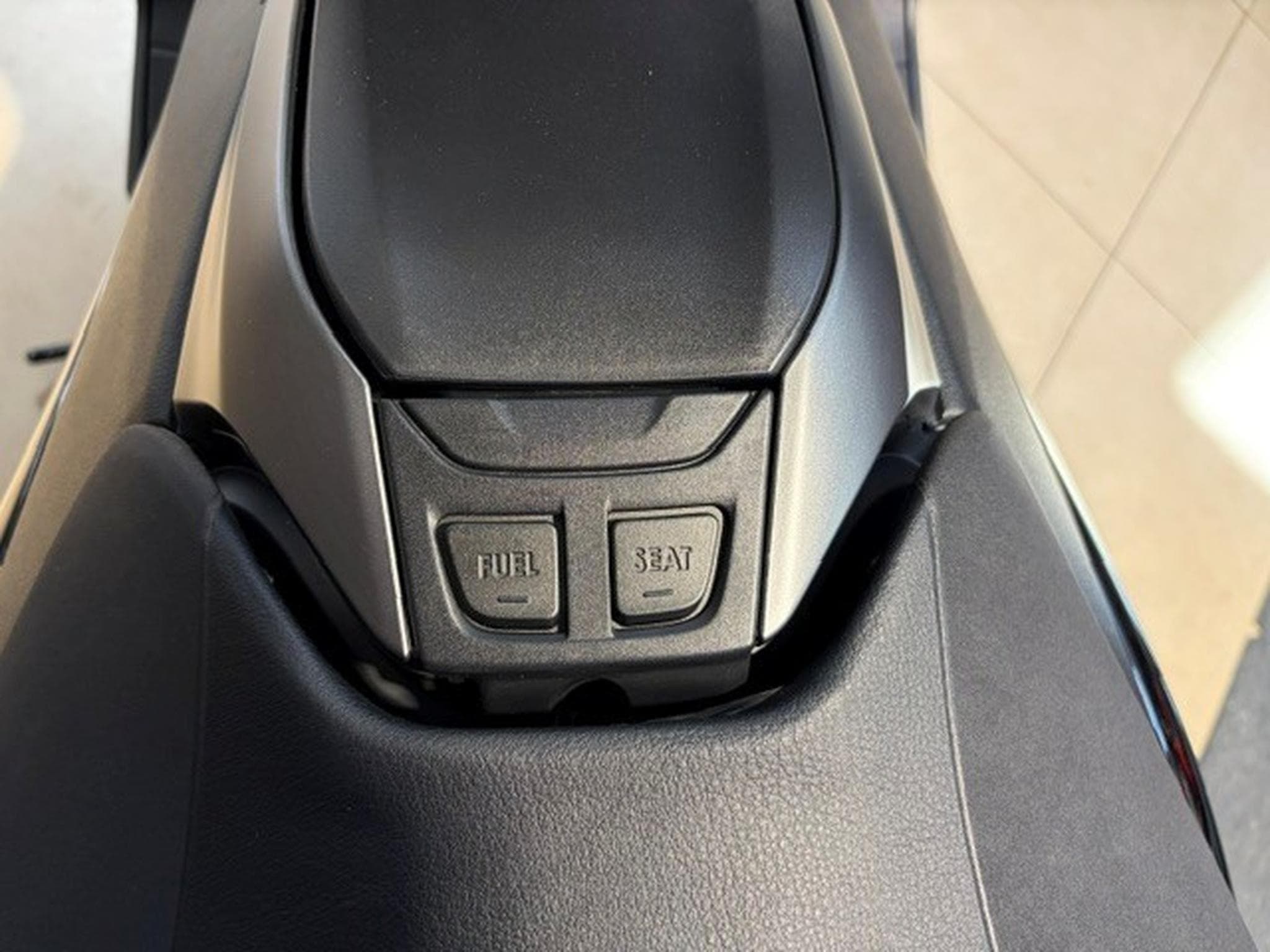 Yamaha T-Max Tech Max (2021) - Foto 10
