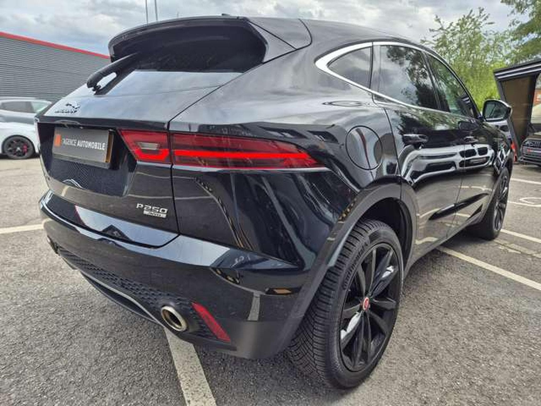 Jaguar E-Pace SPORT P250 AWD / FULL SERVICE (2019) - Foto 5