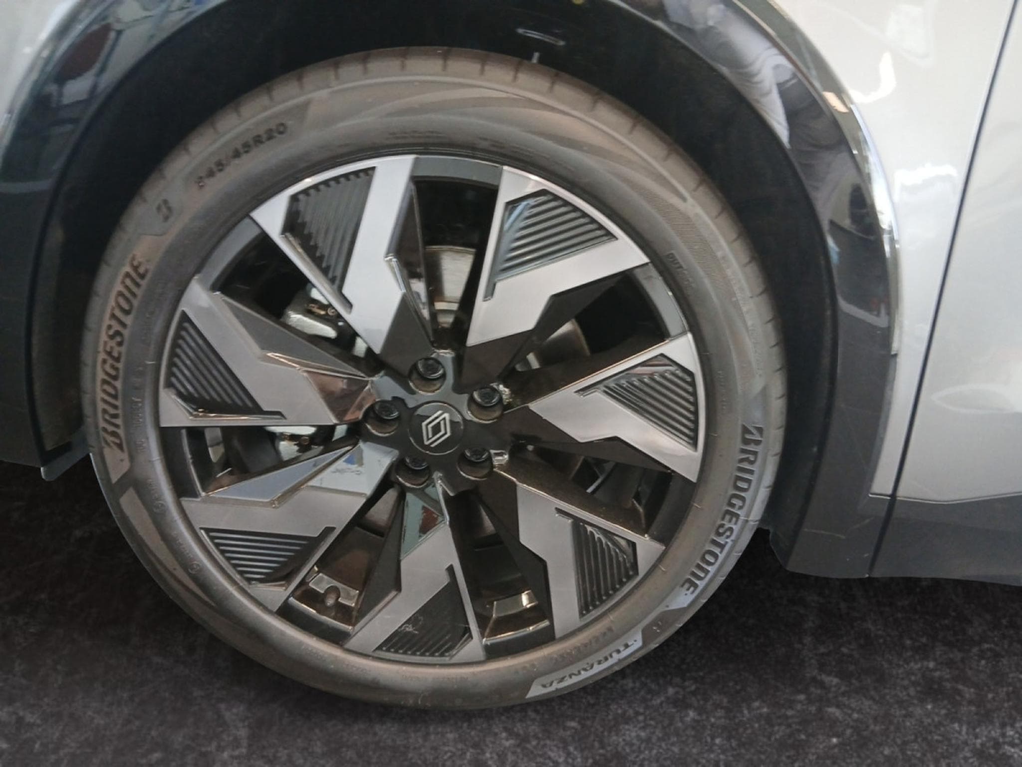 Renault Rafale 1.2 E-Tech Esprit Alpine E-Tech 4x4 plug-in hybrid 300 hp (2026) - Foto 4
