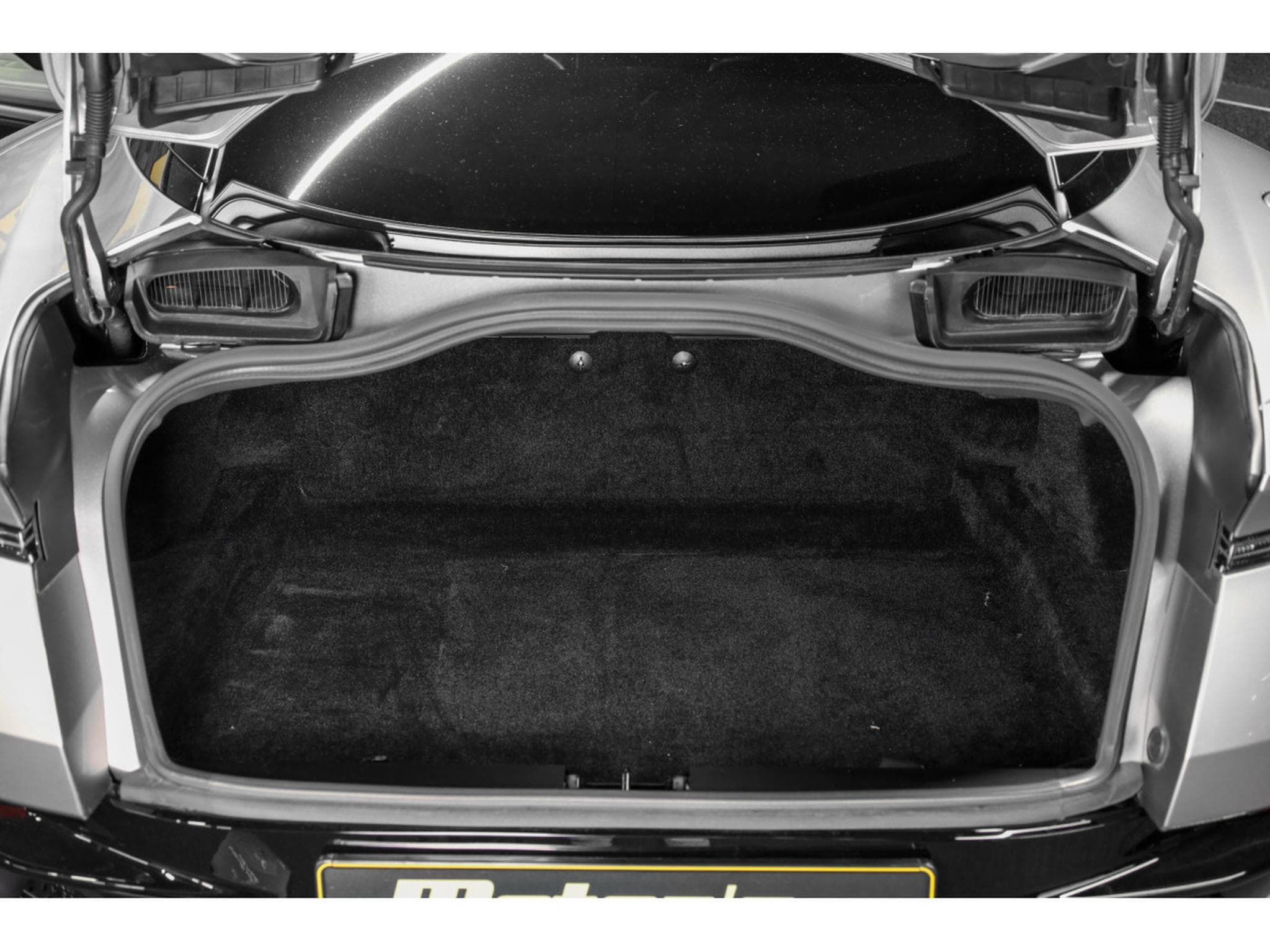 Aston-Martin DB12 V8 Twin Turbo - ALUMINITE SILVER (2024) - Photo 22