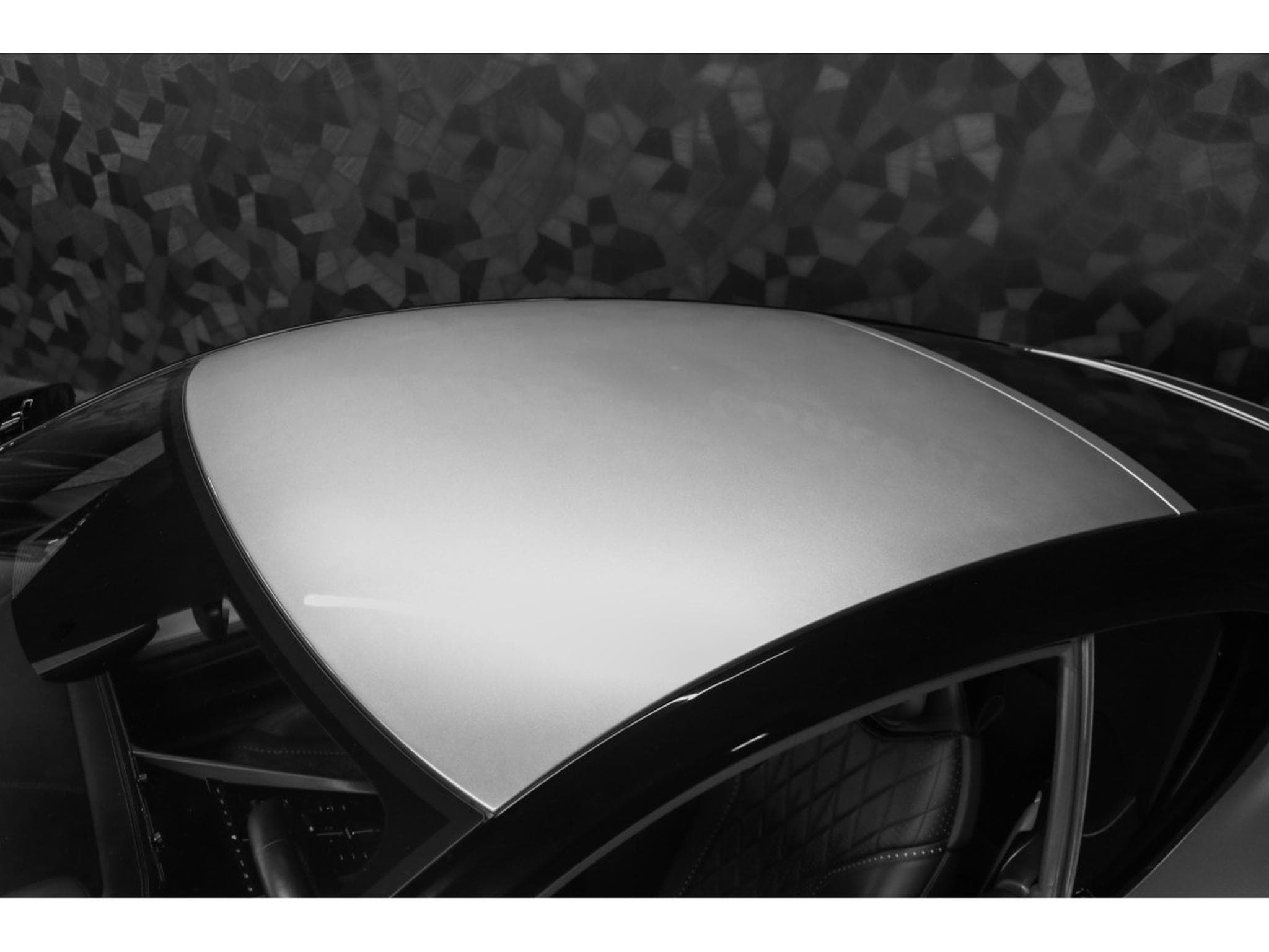 Aston-Martin DB12 V8 Twin Turbo - ALUMINITE SILVER (2024) - Photo 27