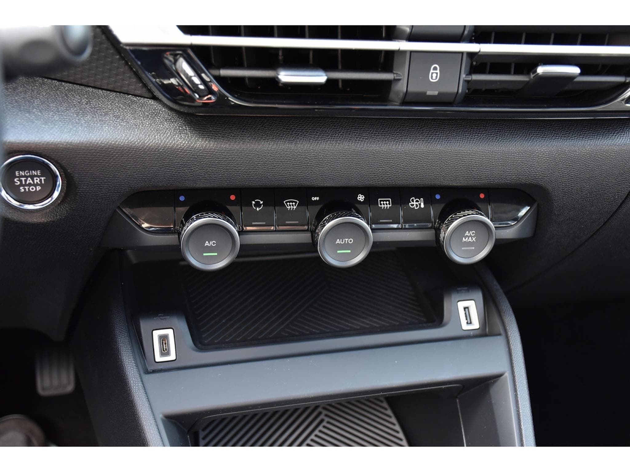 Citroën C4 X 1.2 MHEV 145 e-DCS6 Max ACC SIDE LANE GPS CAM 1° MAIN (2025) - Foto 20