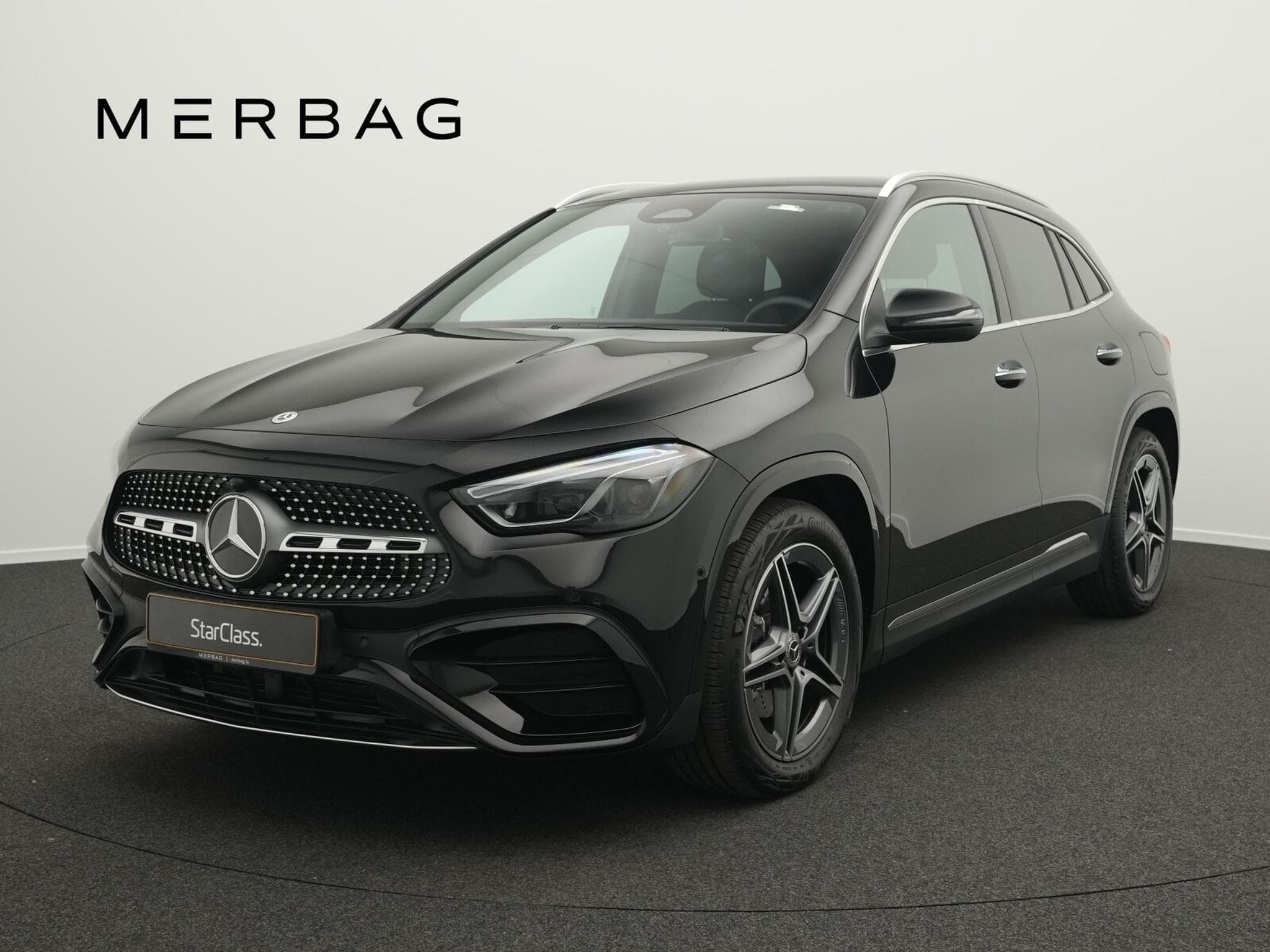 Mercedes GLA 220 4MATIC Multi+Pano+AHK+Handsfree (2025) - Photo 1