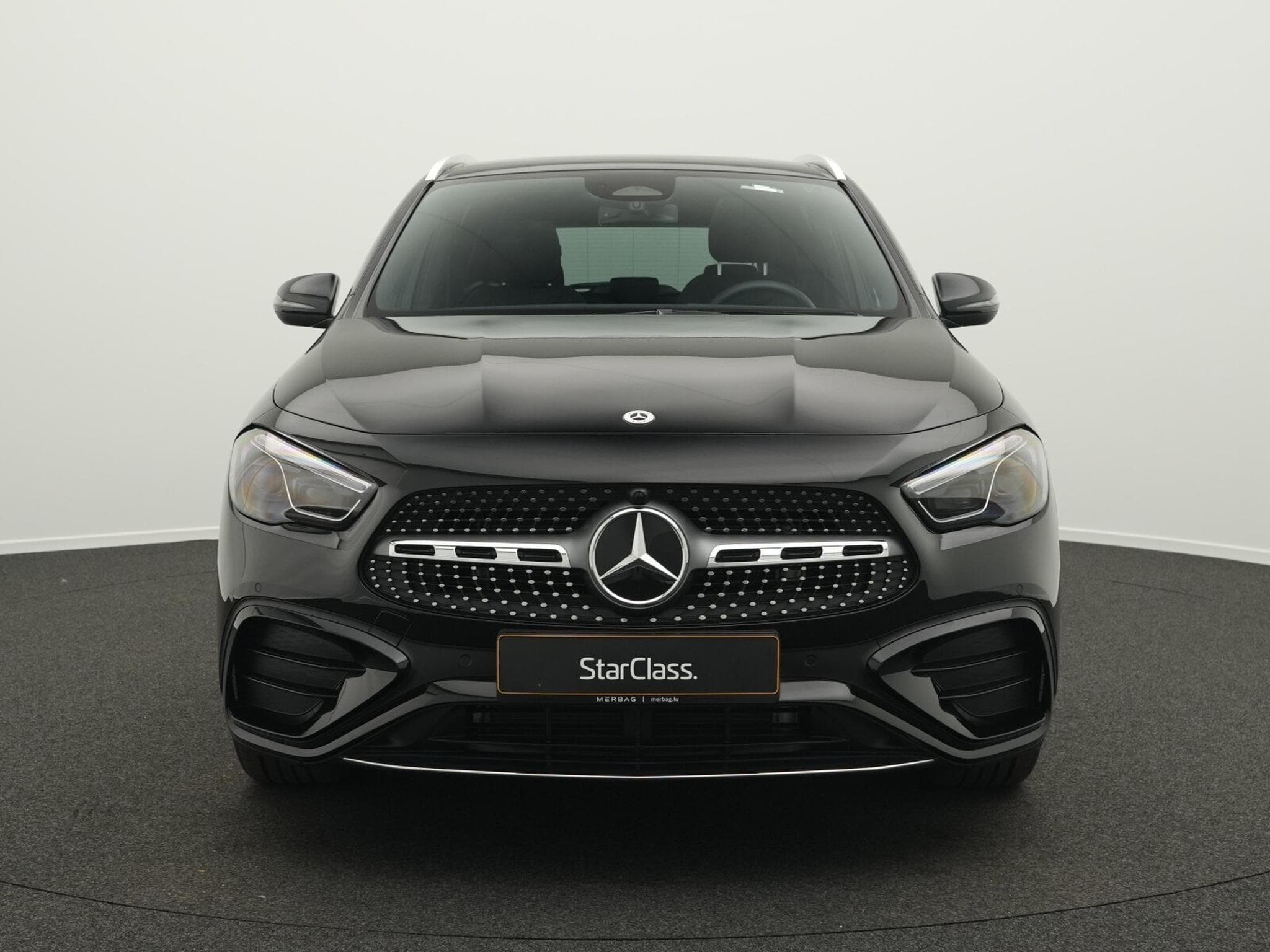 Mercedes GLA 220 4MATIC Multi+Pano+AHK+Handsfree (2025) - Photo 2