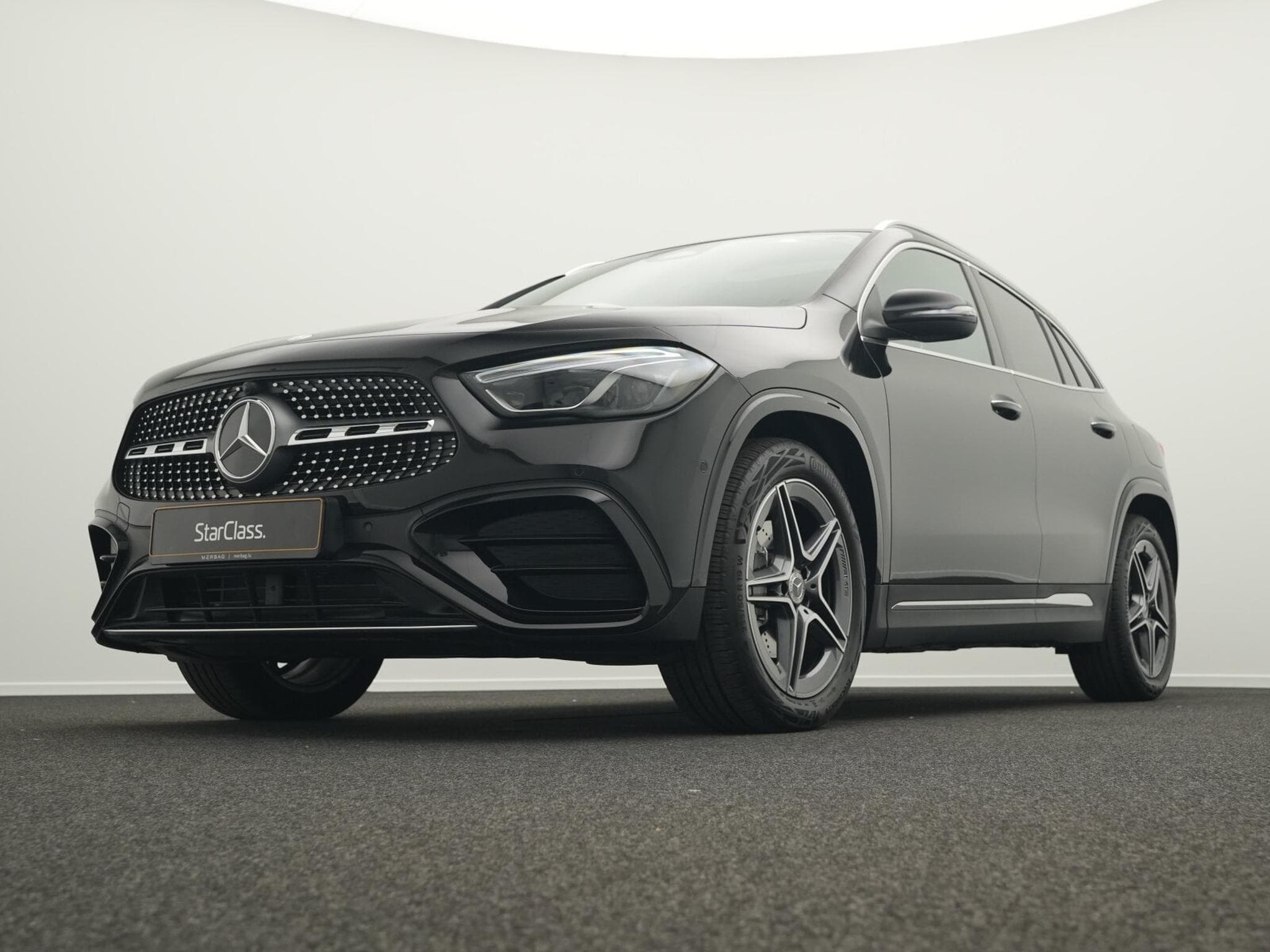 Mercedes GLA 220 4MATIC Multi+Pano+AHK+Handsfree (2025) - Photo 10