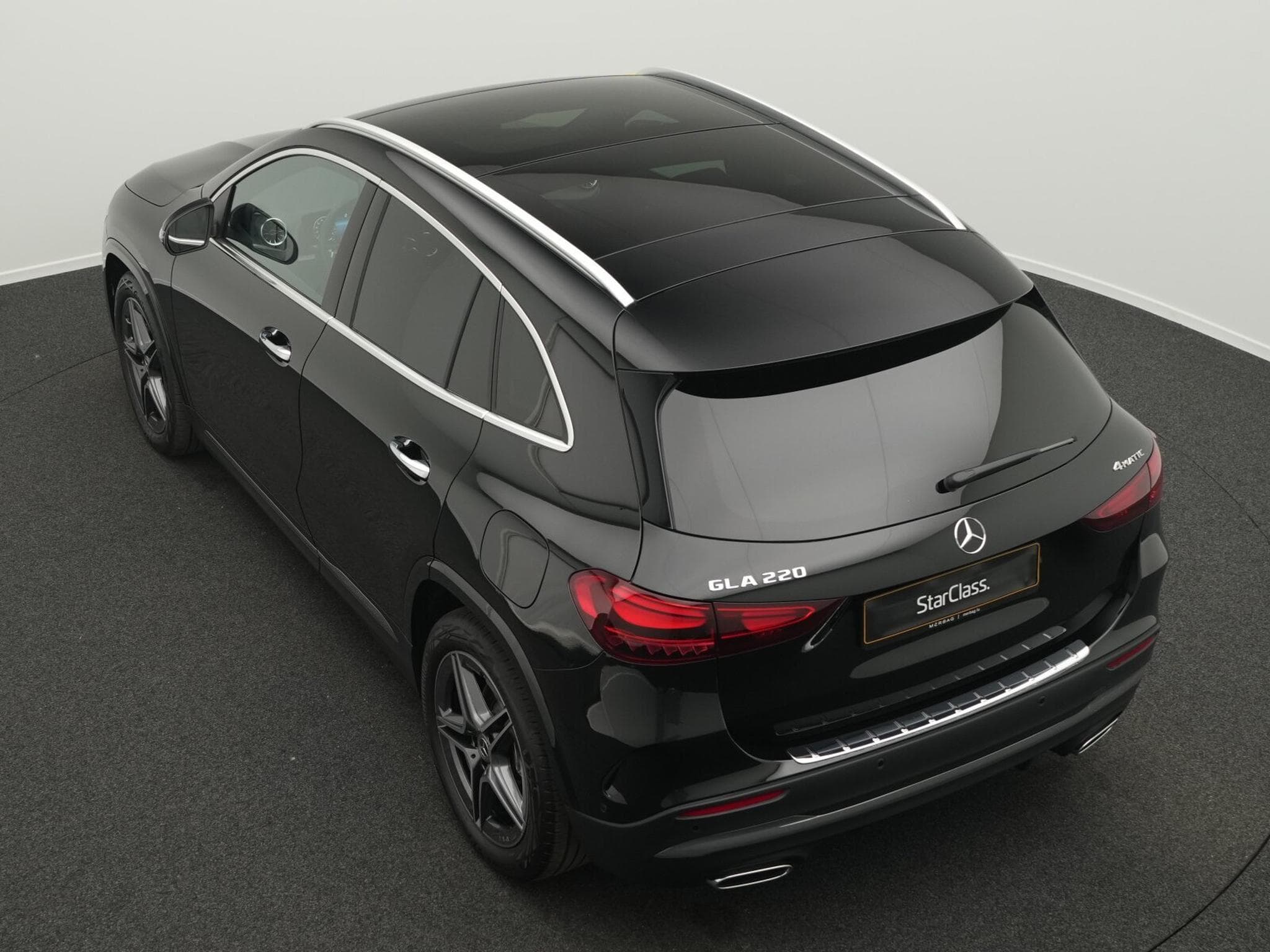 Mercedes GLA 220 4MATIC Multi+Pano+AHK+Handsfree (2025) - Photo 13