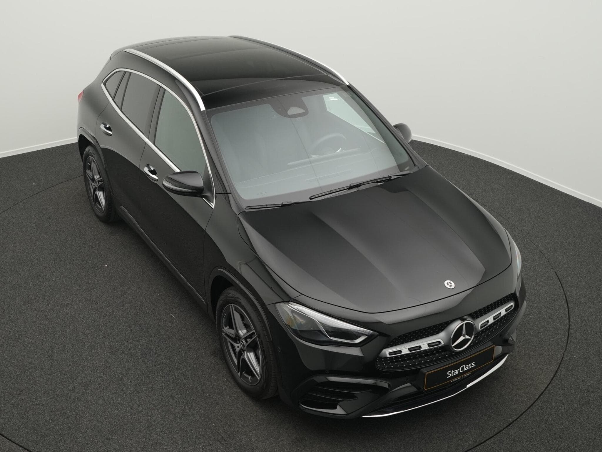 Mercedes GLA 220 4MATIC Multi+Pano+AHK+Handsfree (2025) - Photo 12
