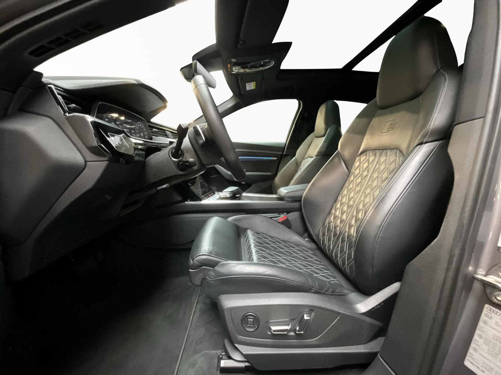 Audi e-tron 87kWh+SB+Advanced+S-line+E-Tron55+Quattro+P.Confort+Pano+LM2 (2022) - Foto 9